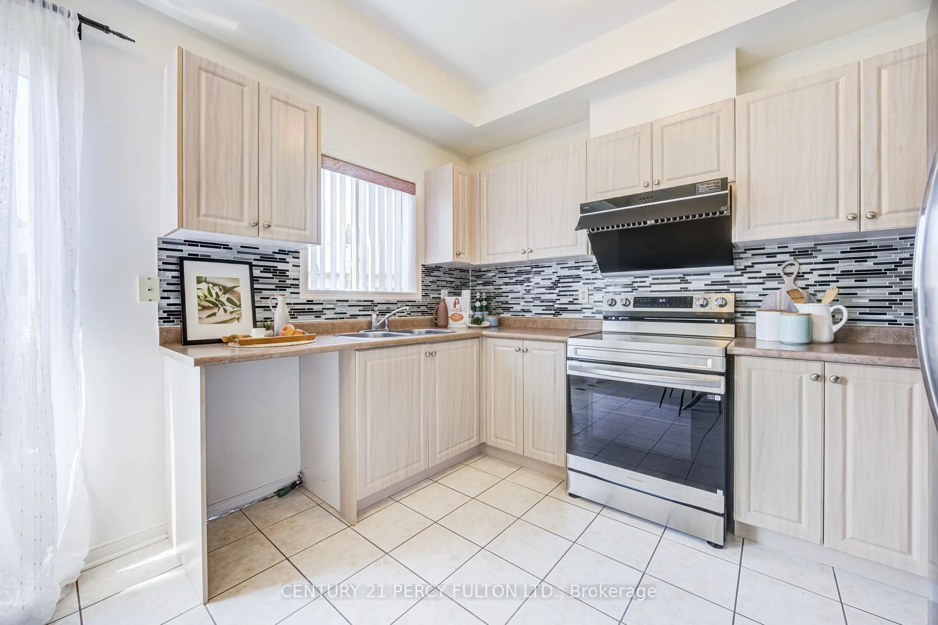 1532 Hummingbird Court