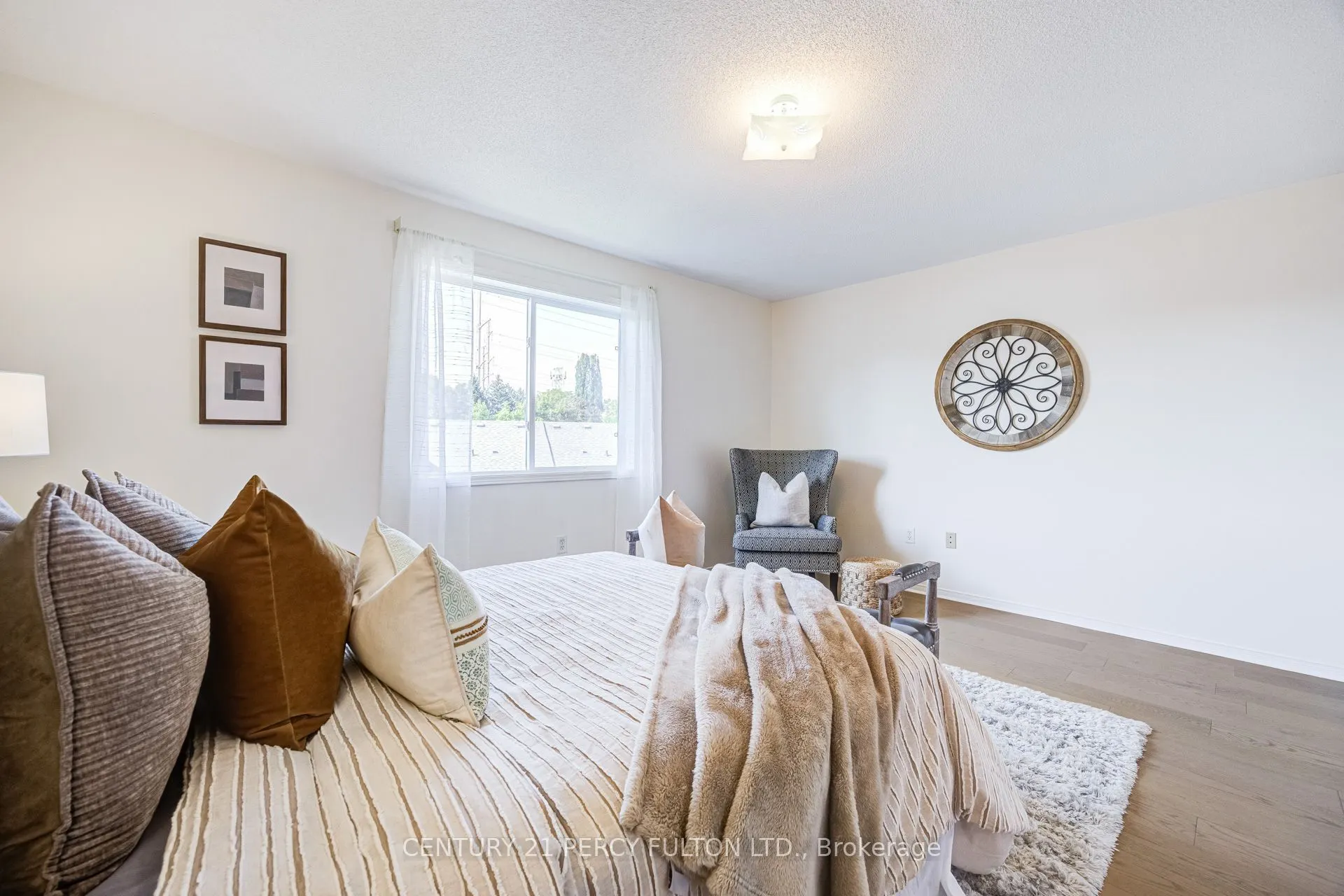 1532 Hummingbird Court