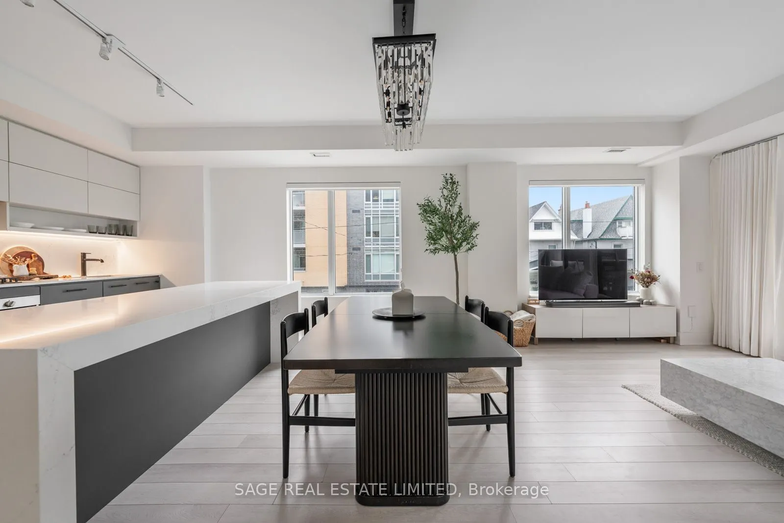 1888 Queen Street E #206