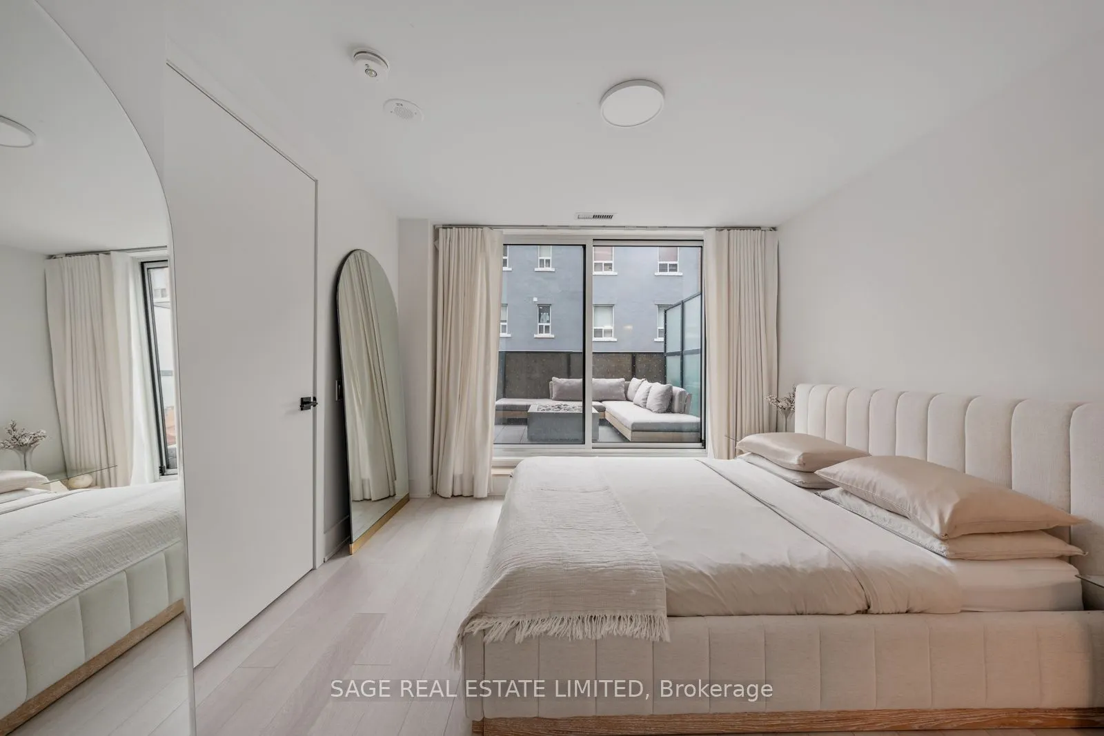1888 Queen Street E #206