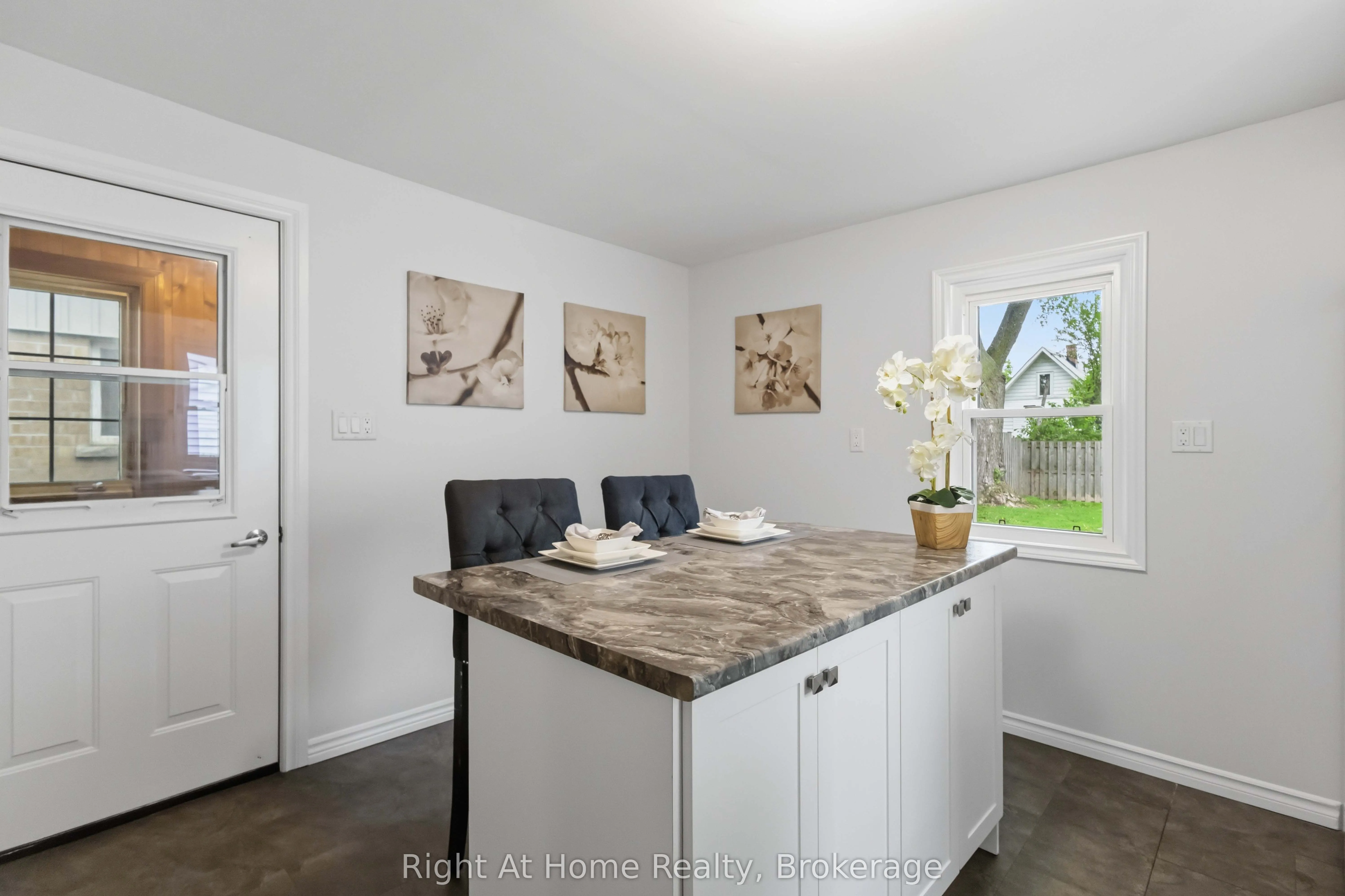 127 Montrave Avenue