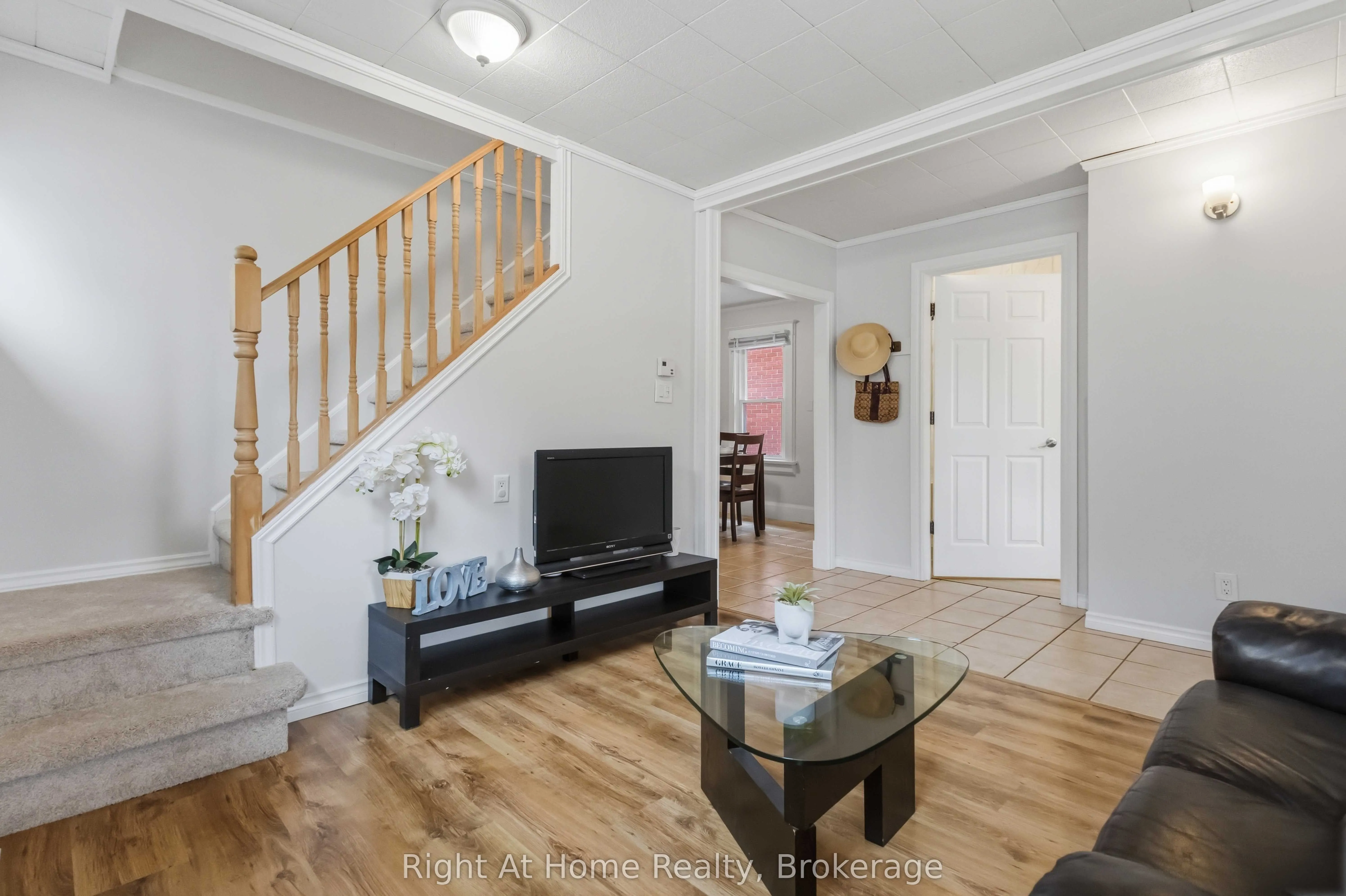127 Montrave Avenue