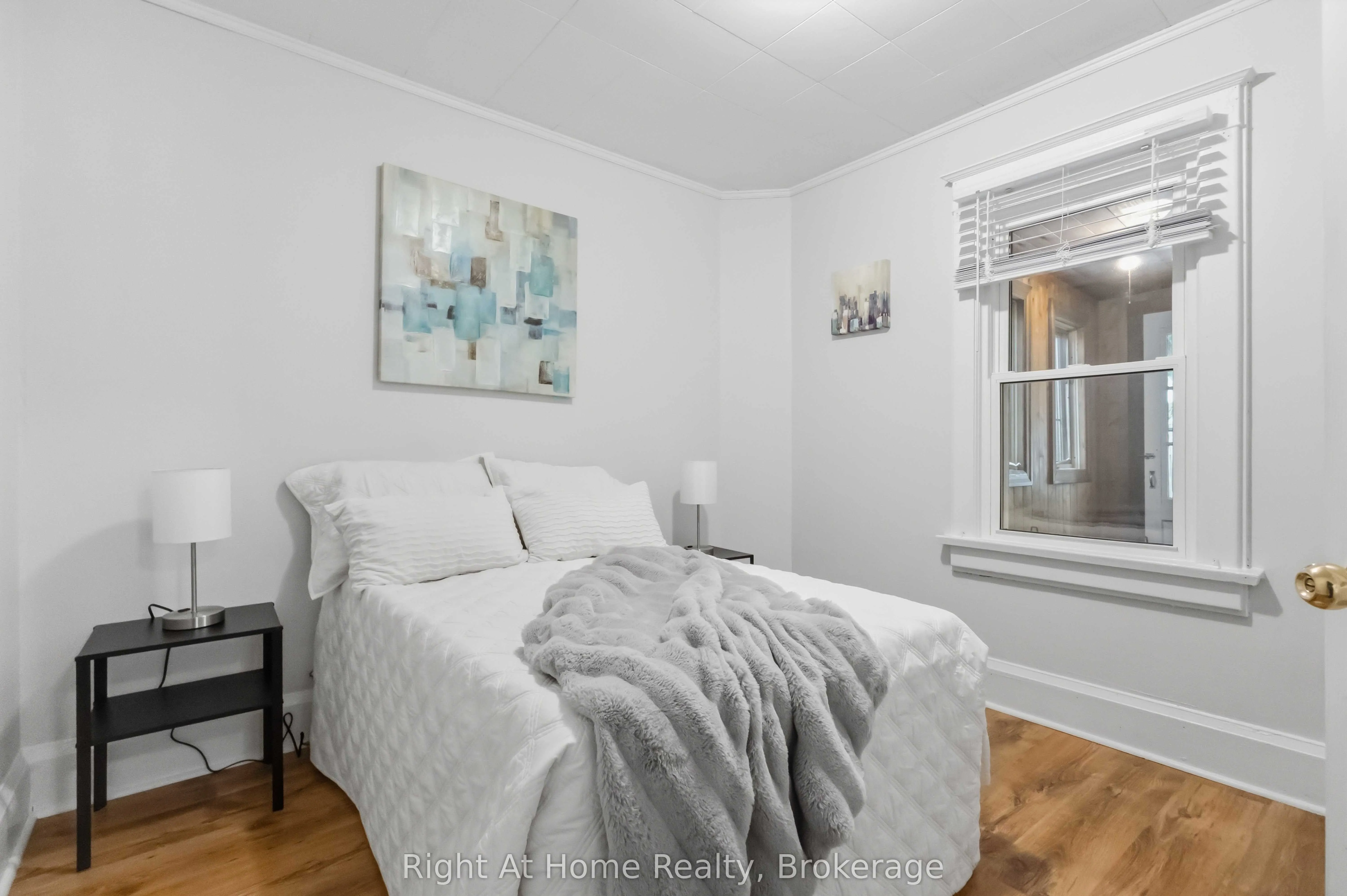 127 Montrave Avenue