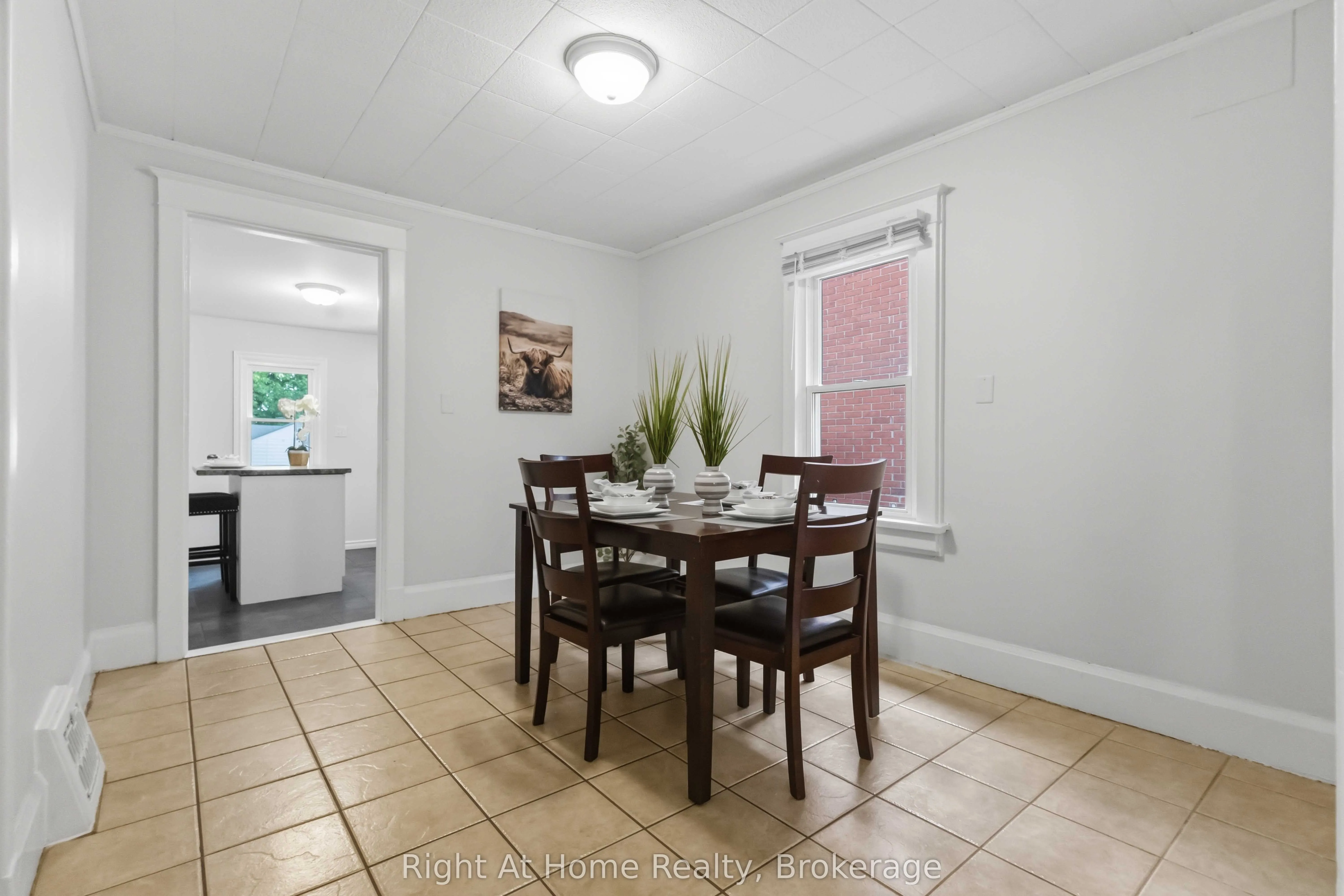 127 Montrave Avenue