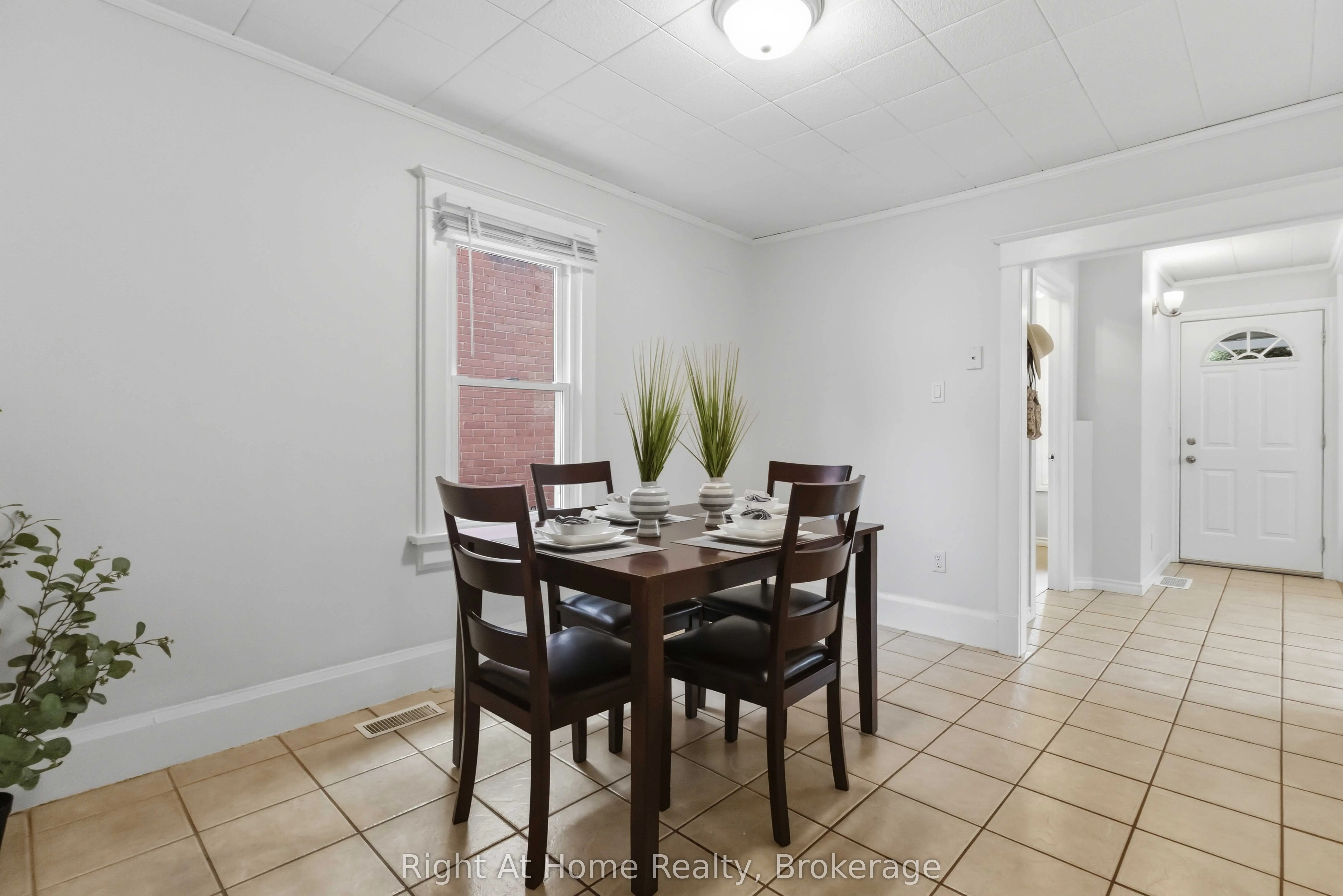 127 Montrave Avenue