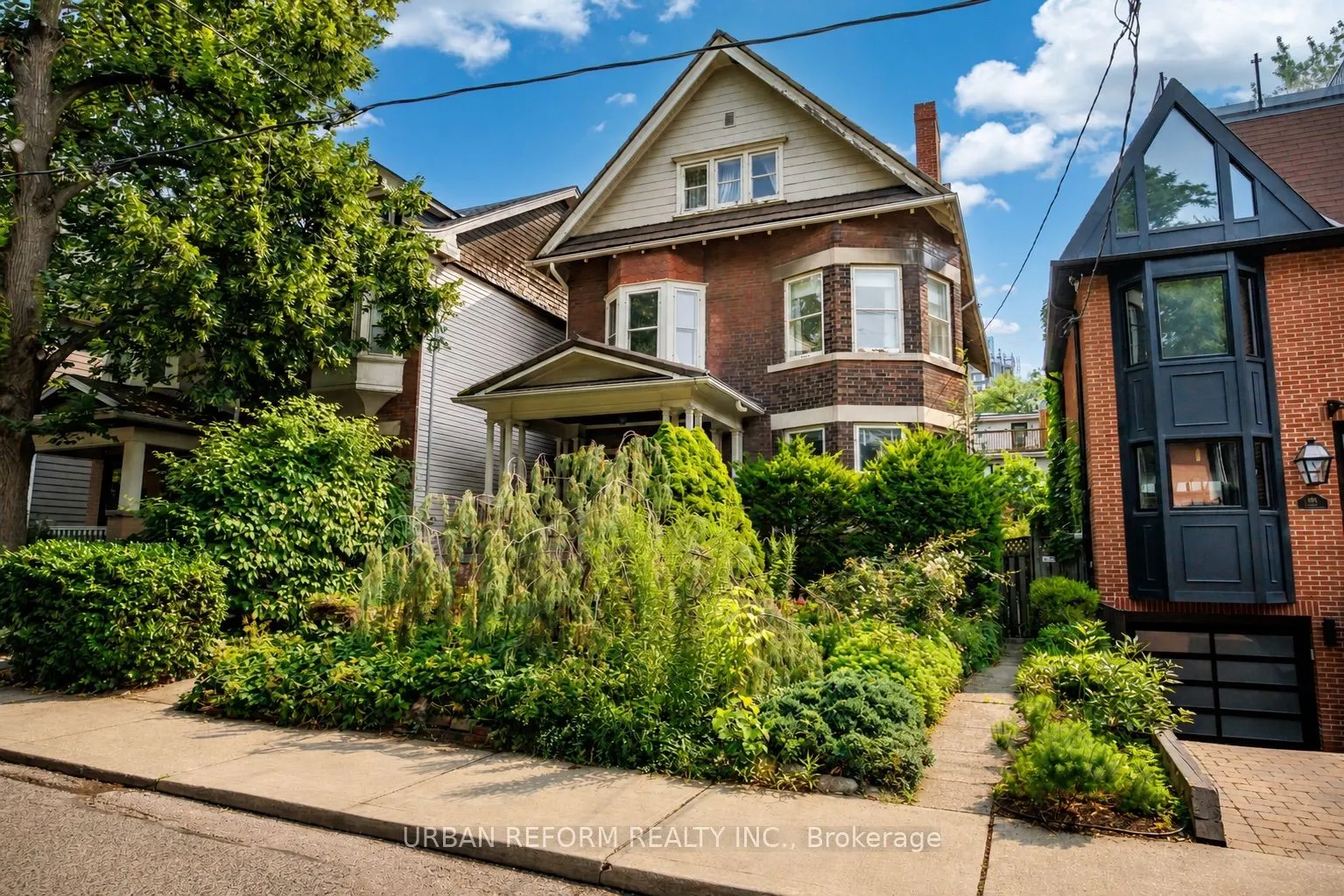 197 De Grassi Street