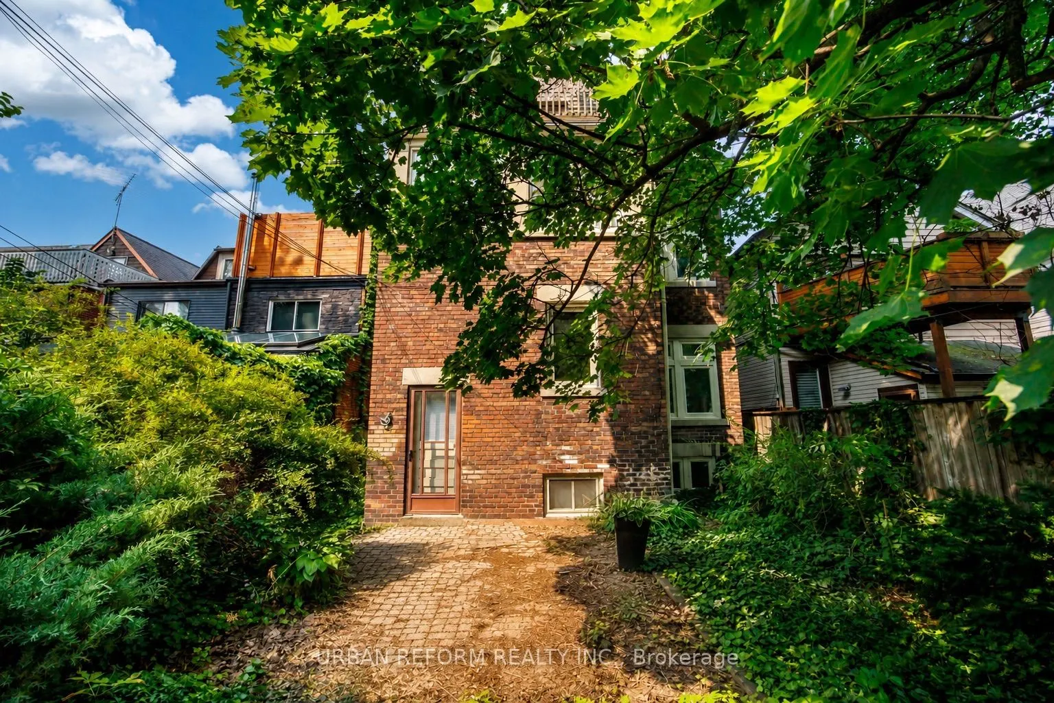 197 De Grassi Street