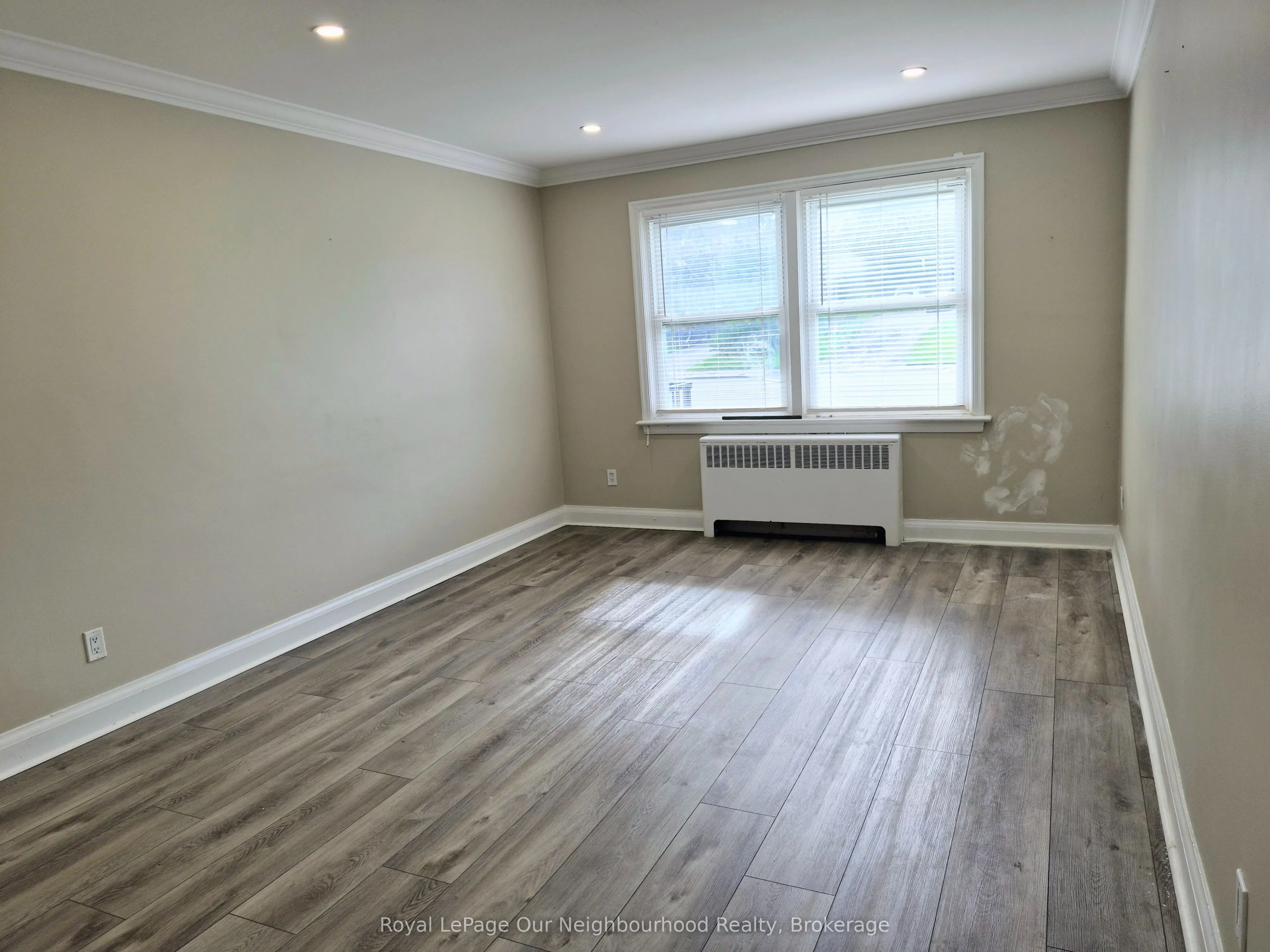855 Simcoe Street N #2
