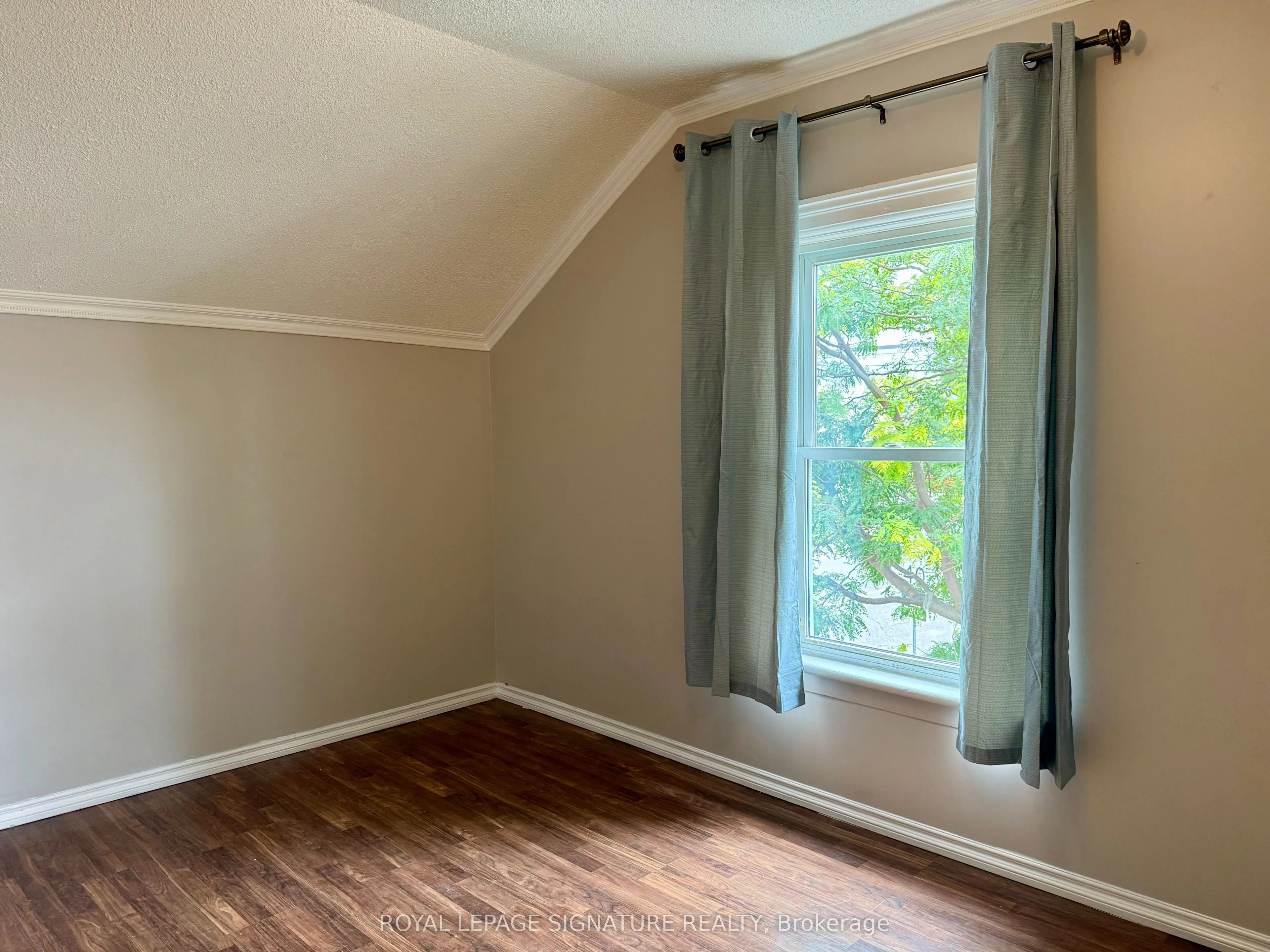 12 Hemlock Avenue