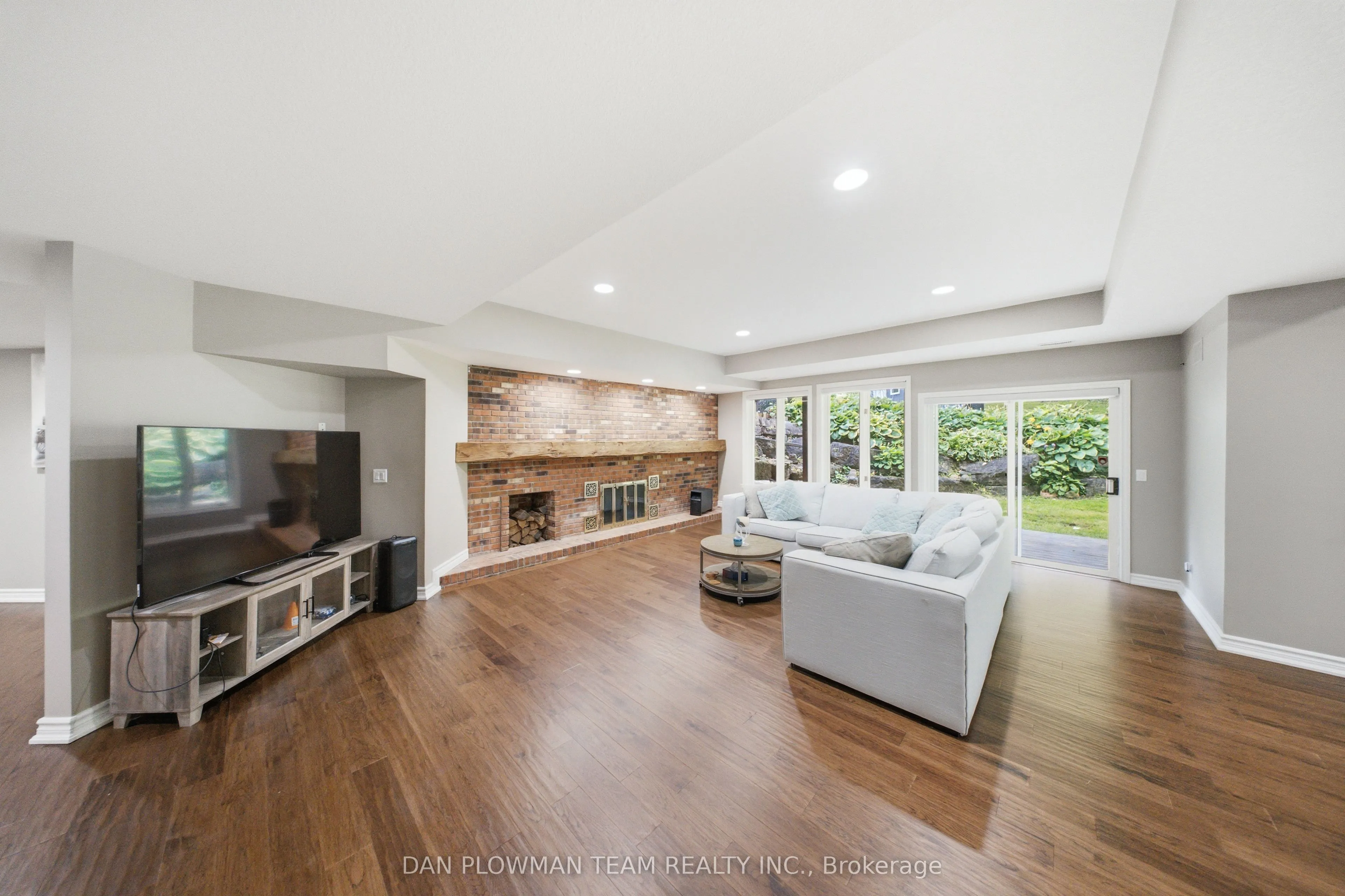 64 Woodbridge Circle
