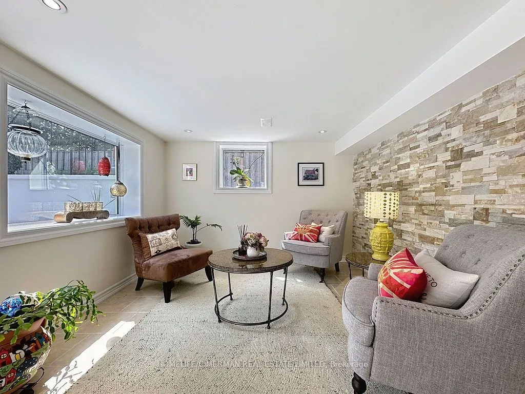 79 Neilson Avenue