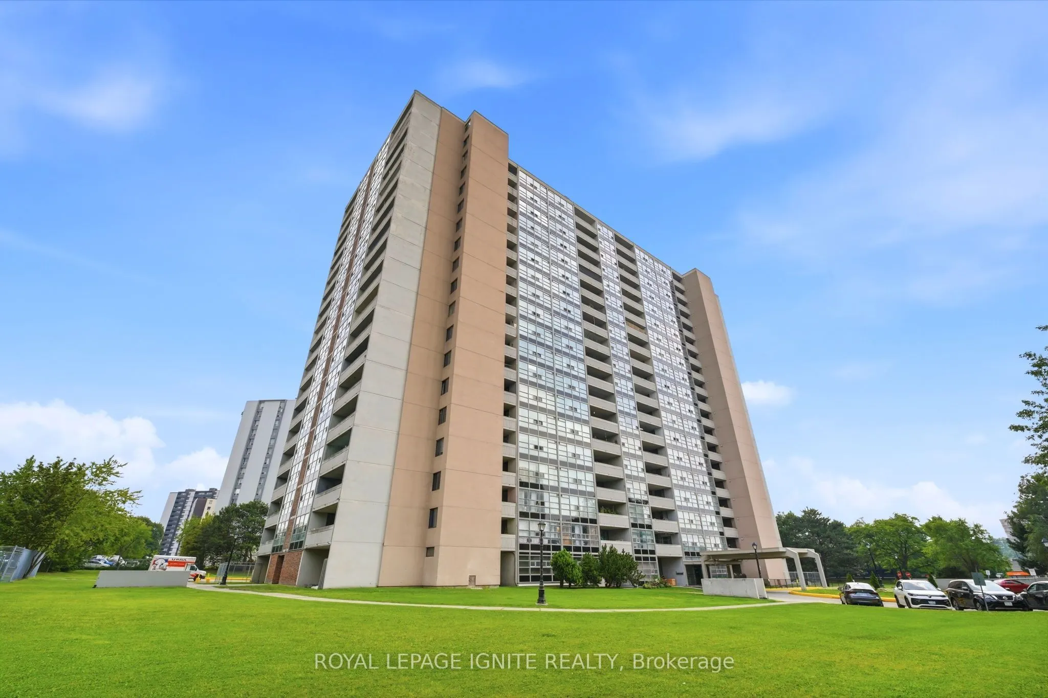3380 Eglinton Avenue #903