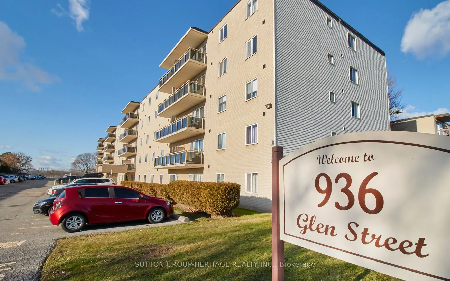936 Glen Street #301