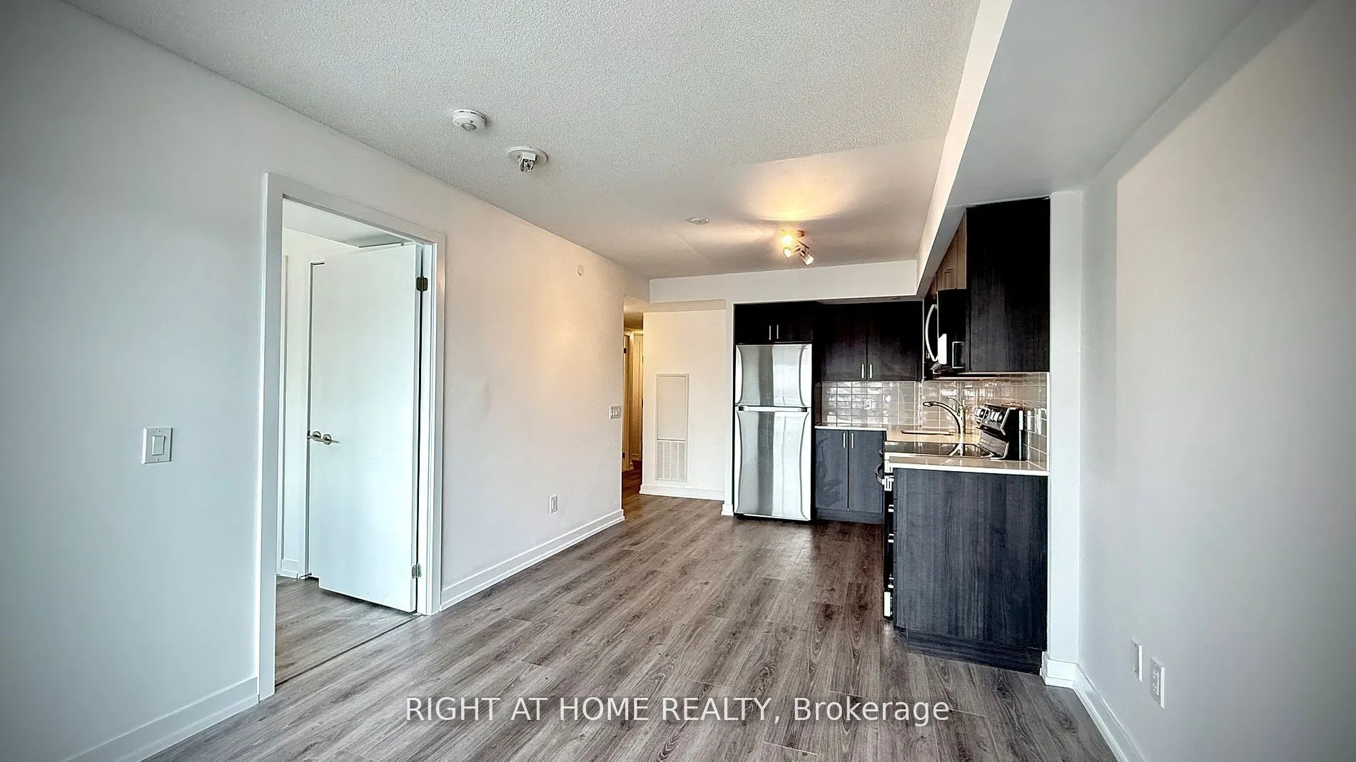 1480 Bayly Street W #1202