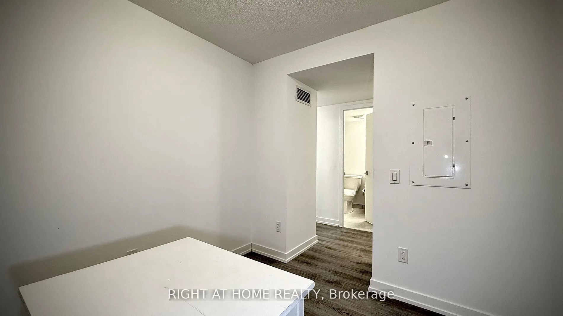 1480 Bayly Street W #1202