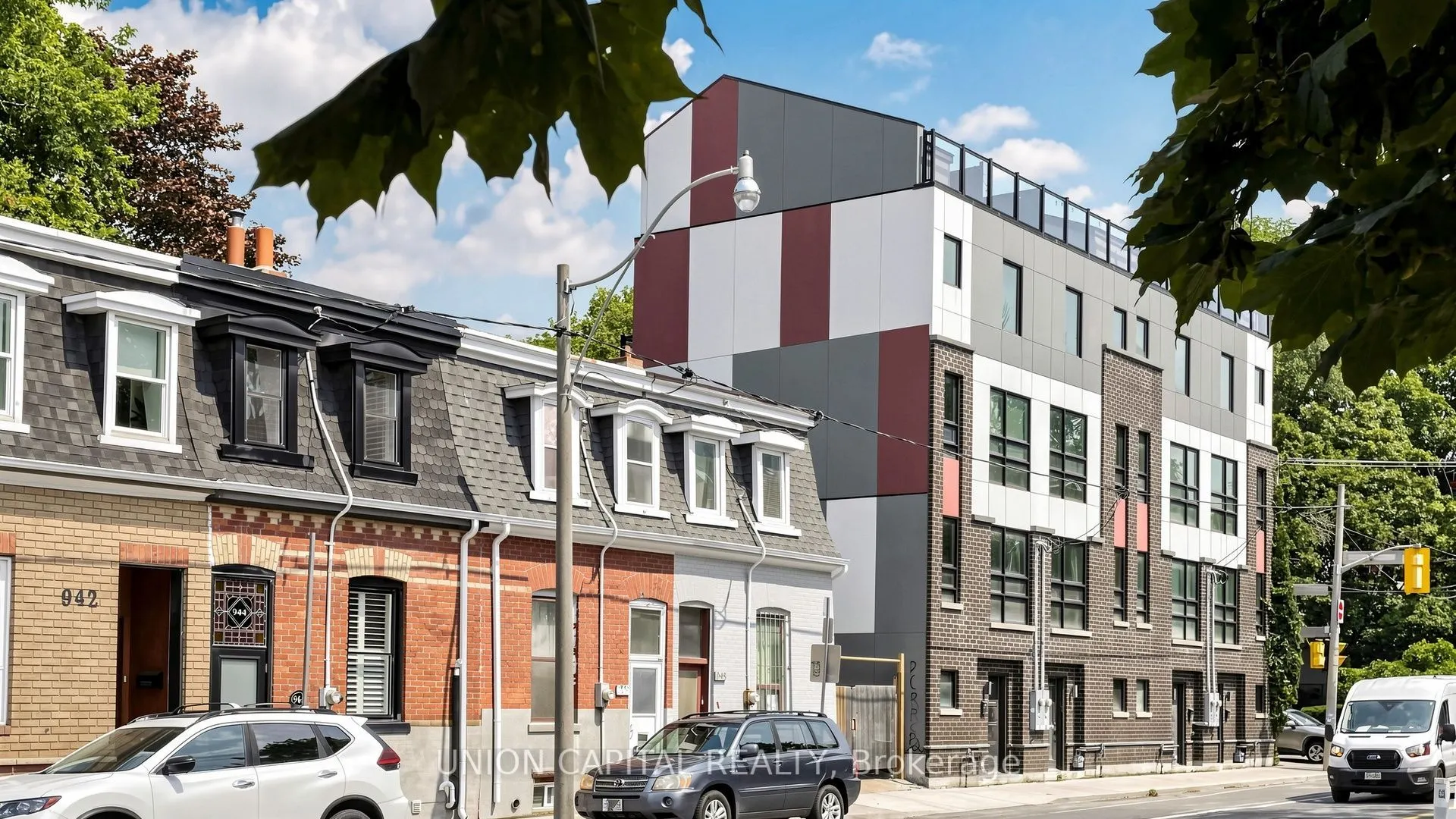 944 Dundas Street E