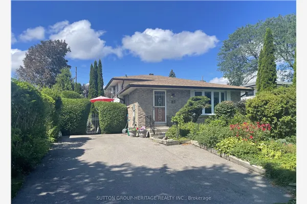 82 Claymore Crescent
