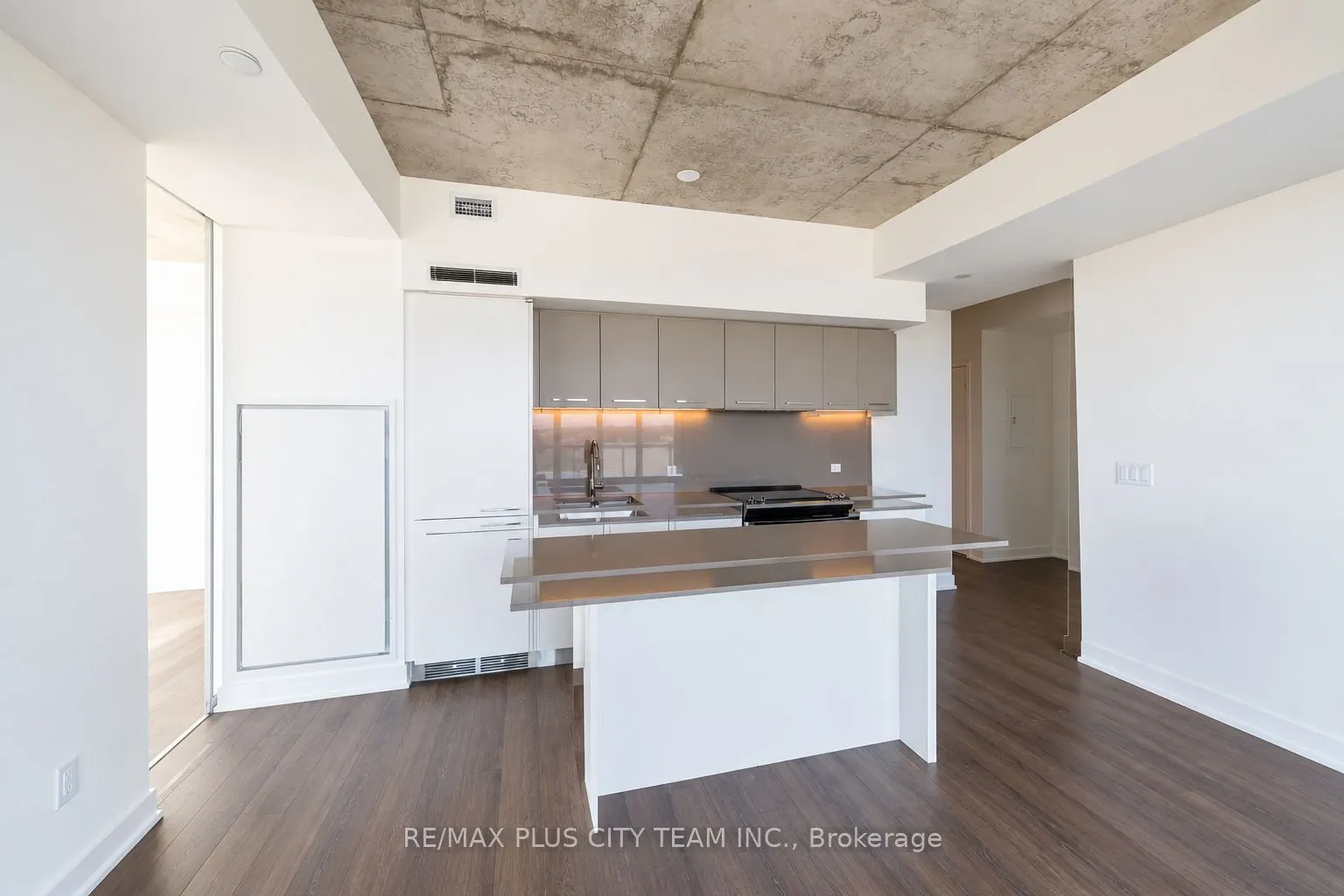 15 Baseball Place #1504