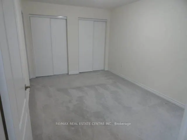 1084 Silk Street