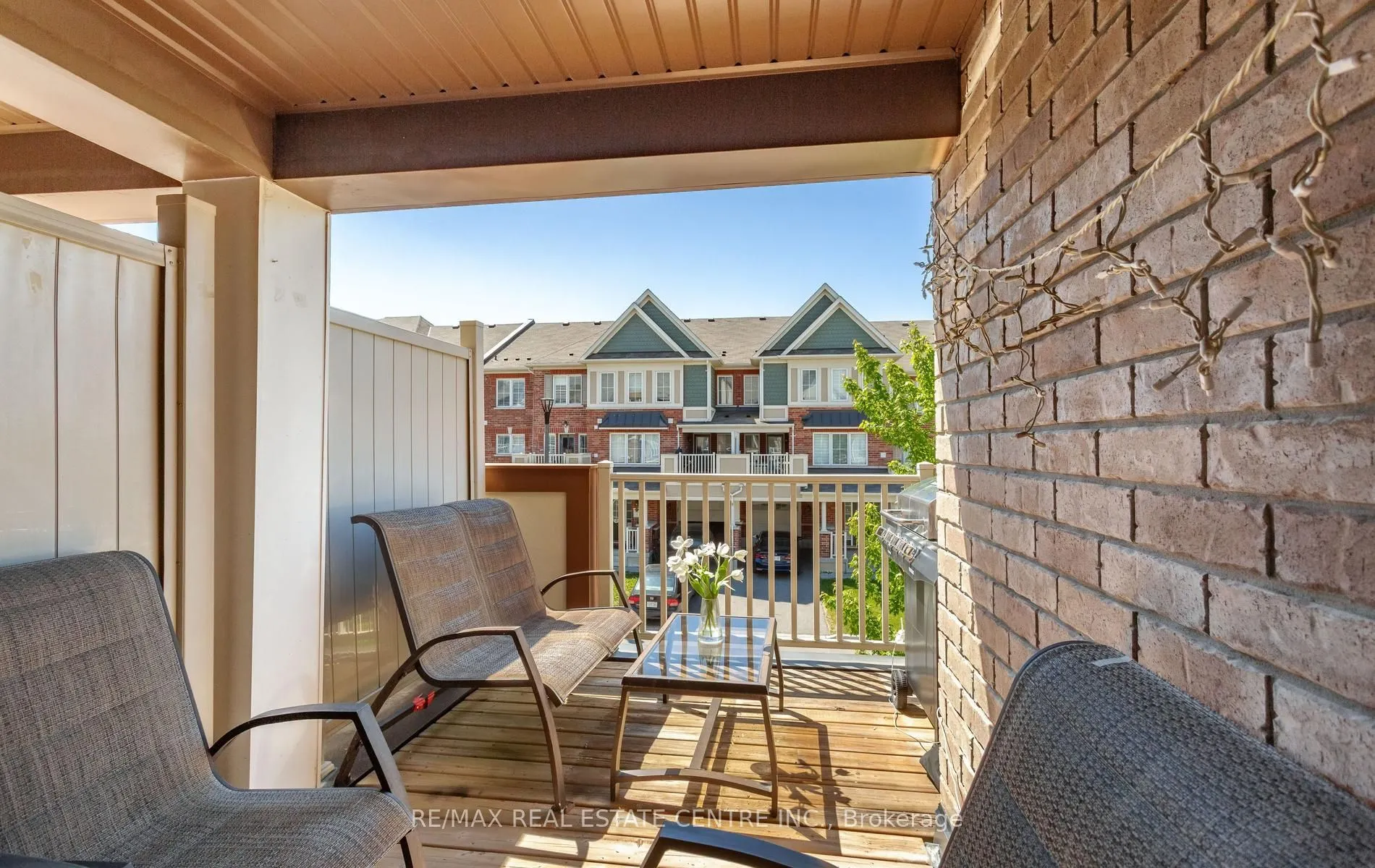 1084 Silk Street