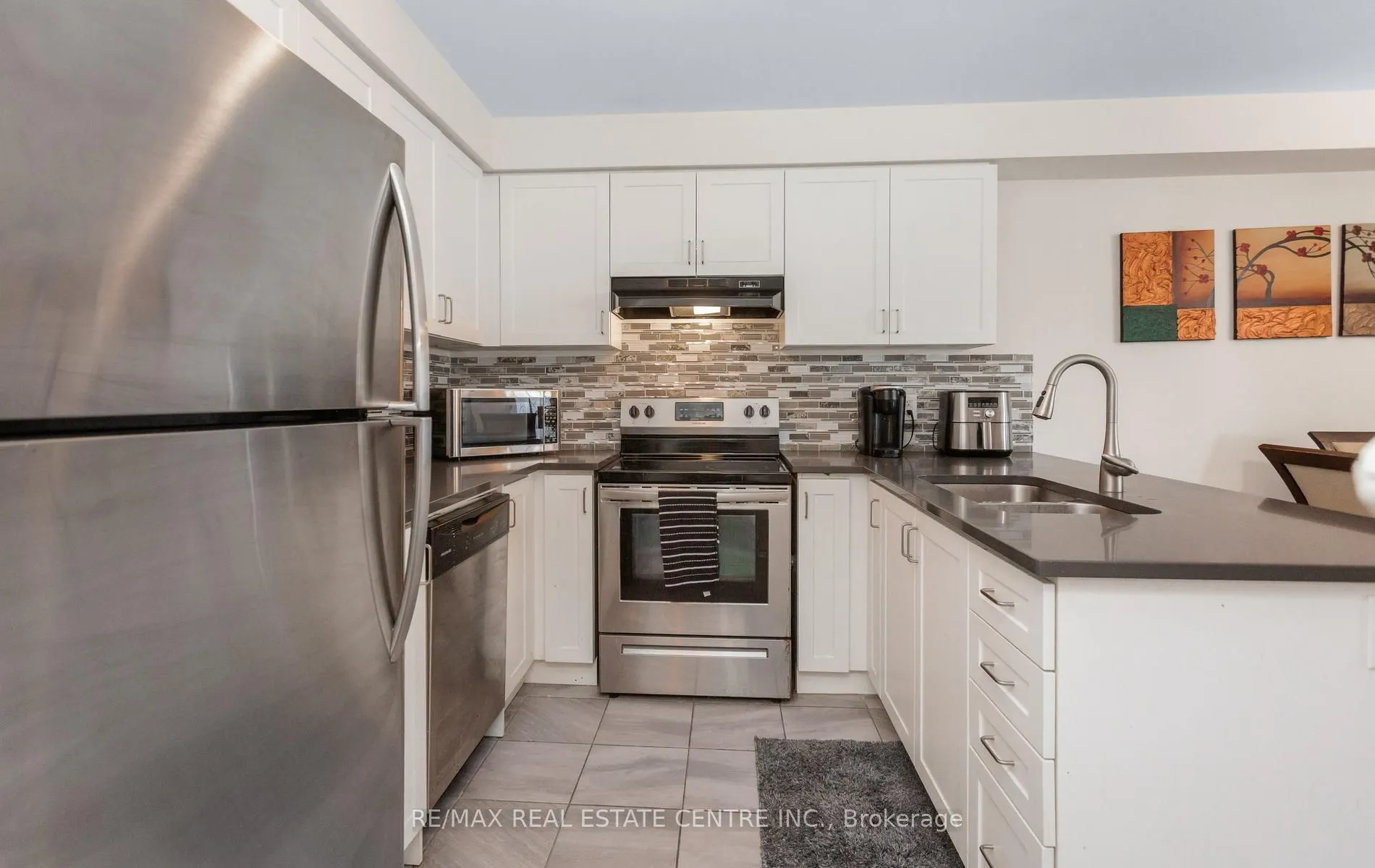 1084 Silk Street
