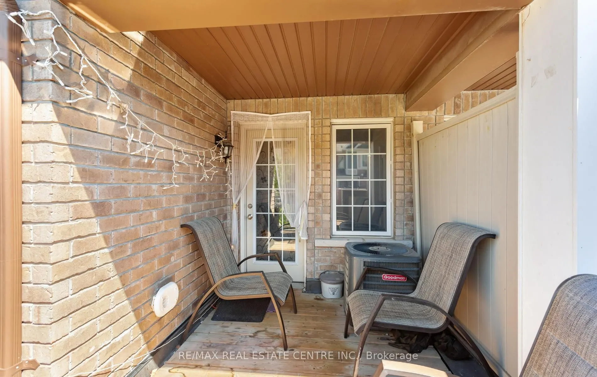 1084 Silk Street