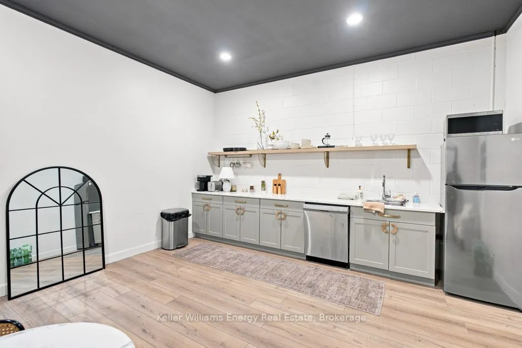 1380 Hopkins Street #6/7R