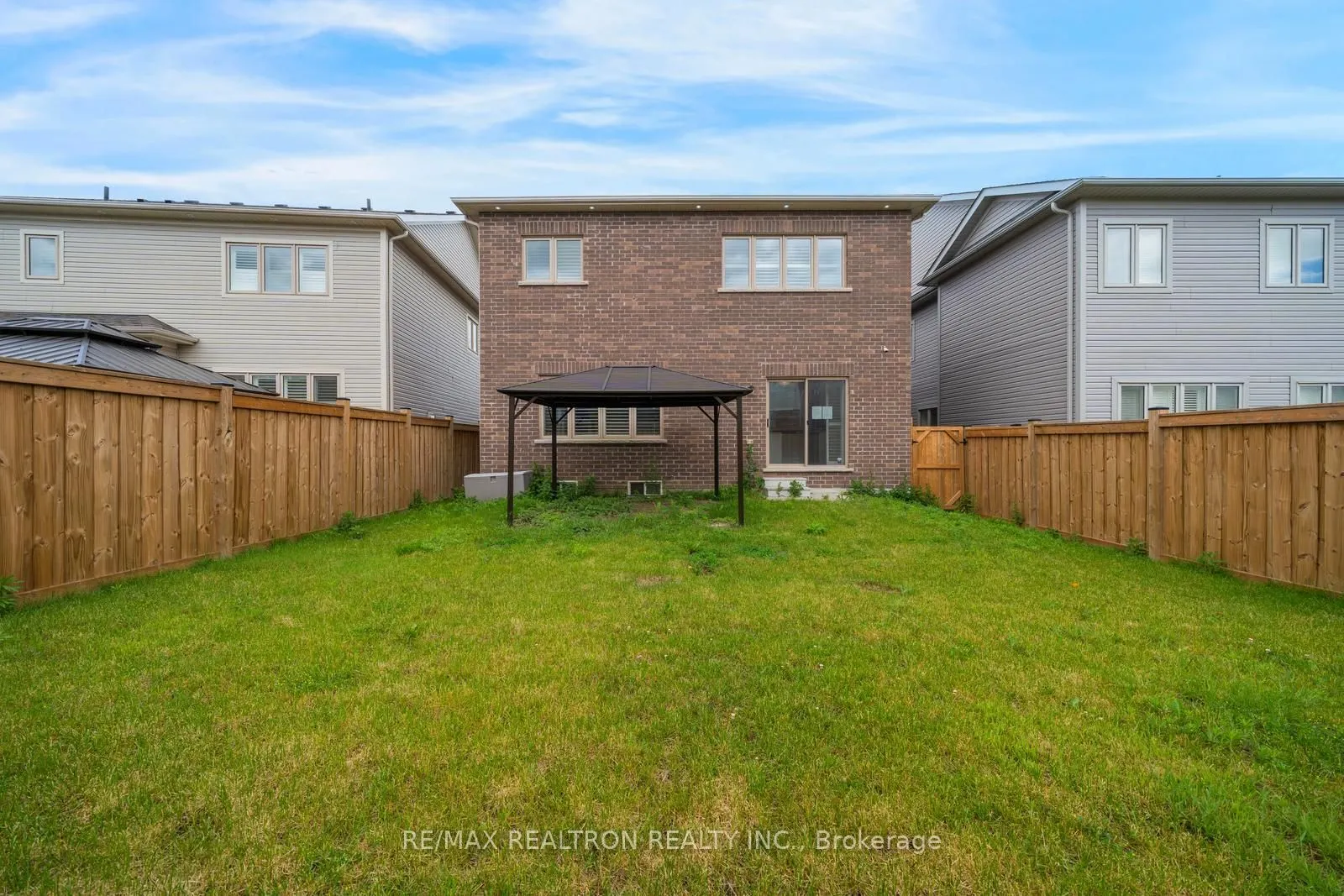 295 Northglen Boulevard