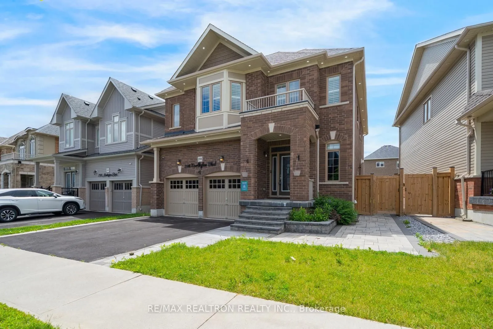 295 Northglen Boulevard