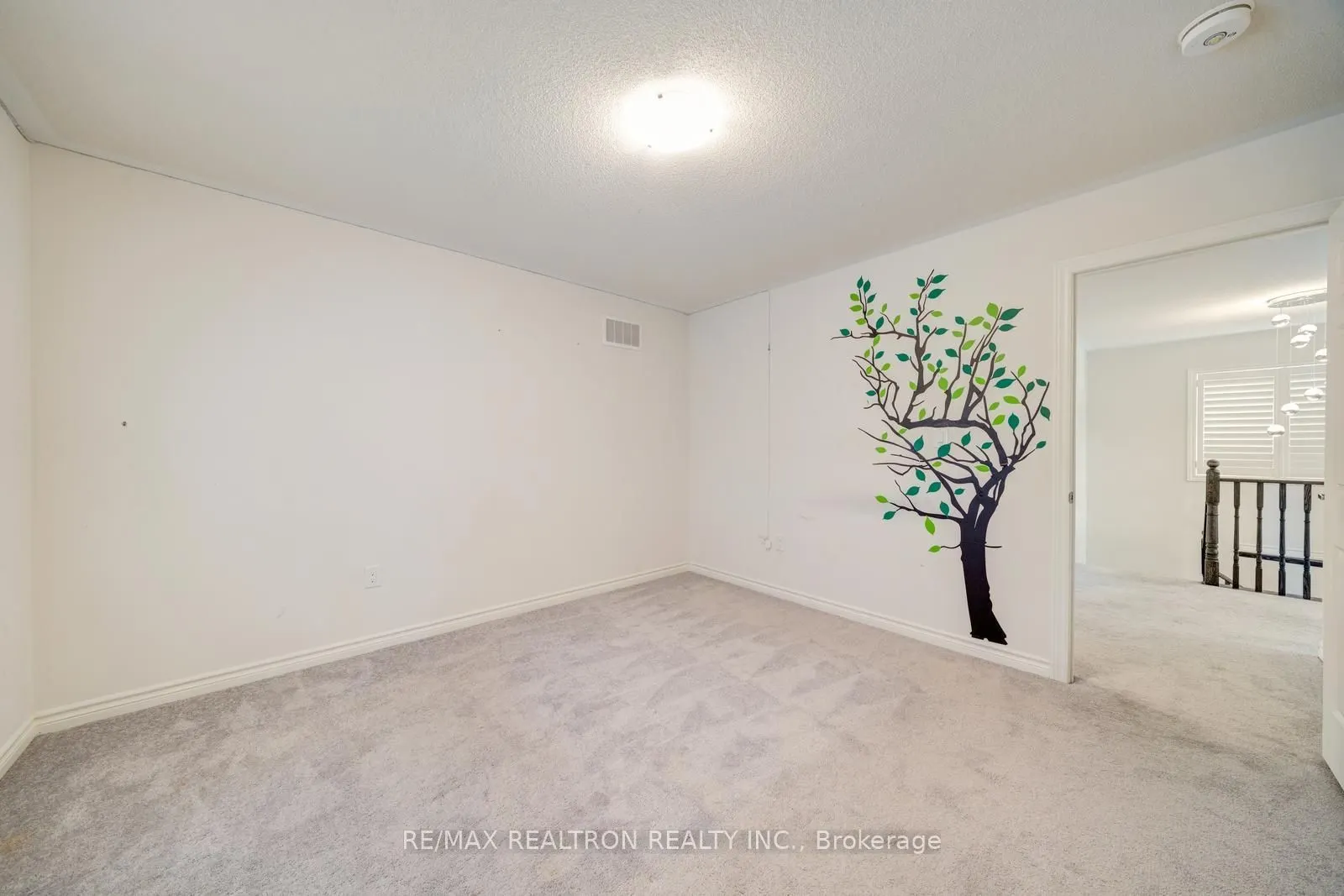 295 Northglen Boulevard
