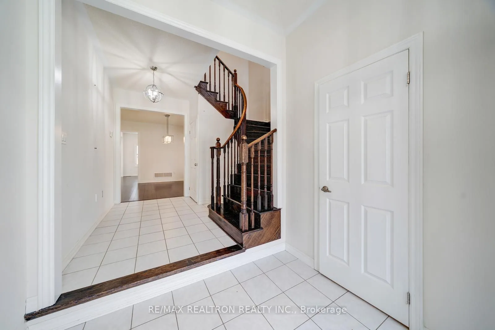 295 Northglen Boulevard