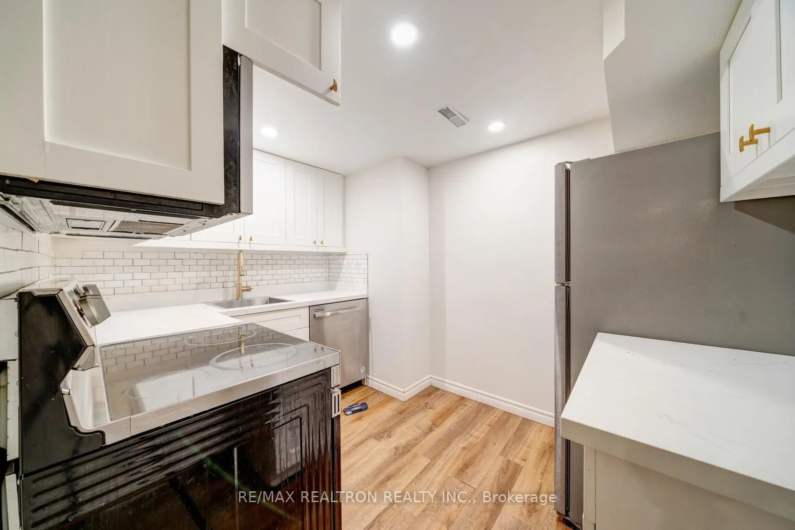 295 Northglen Boulevard
