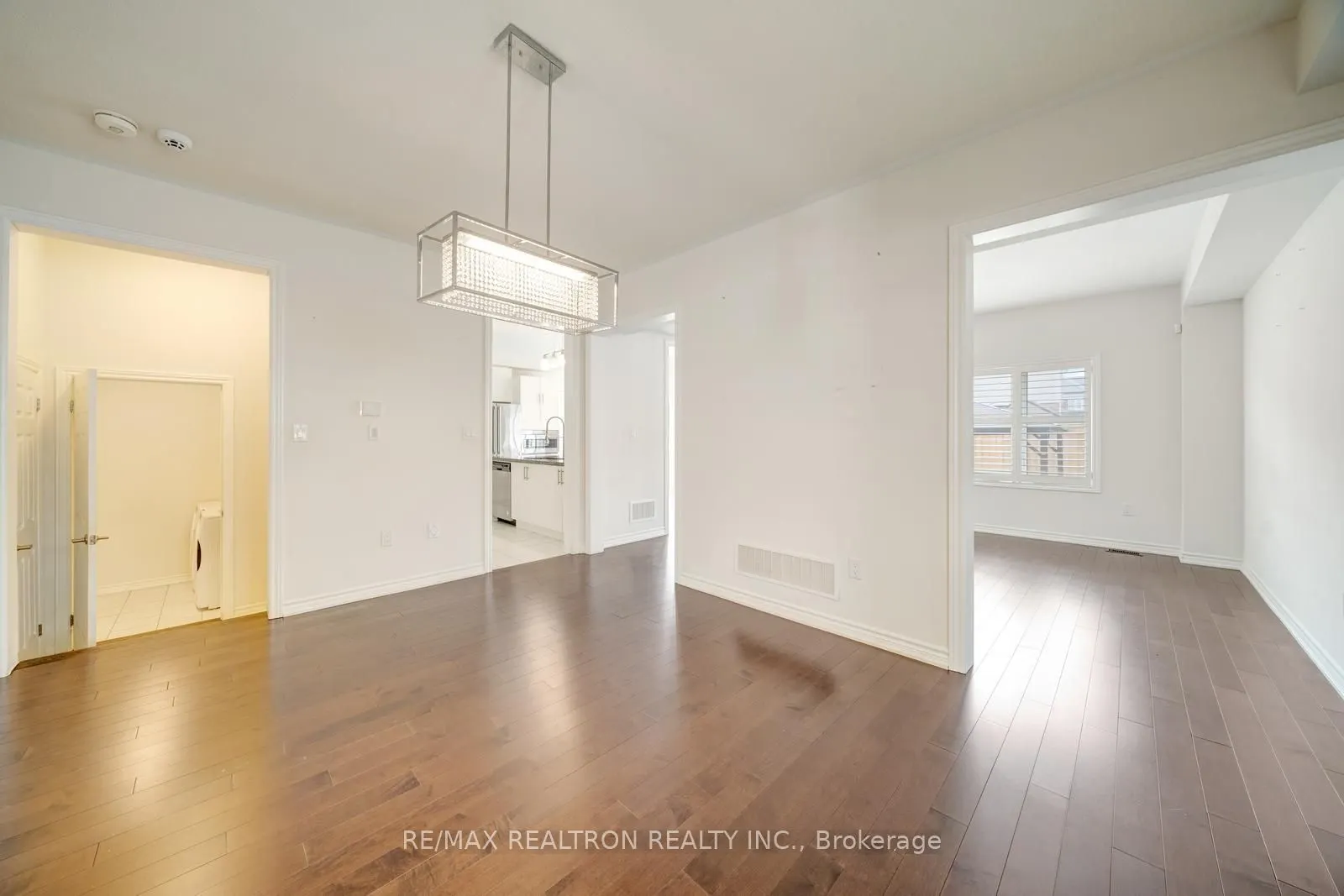 295 Northglen Boulevard