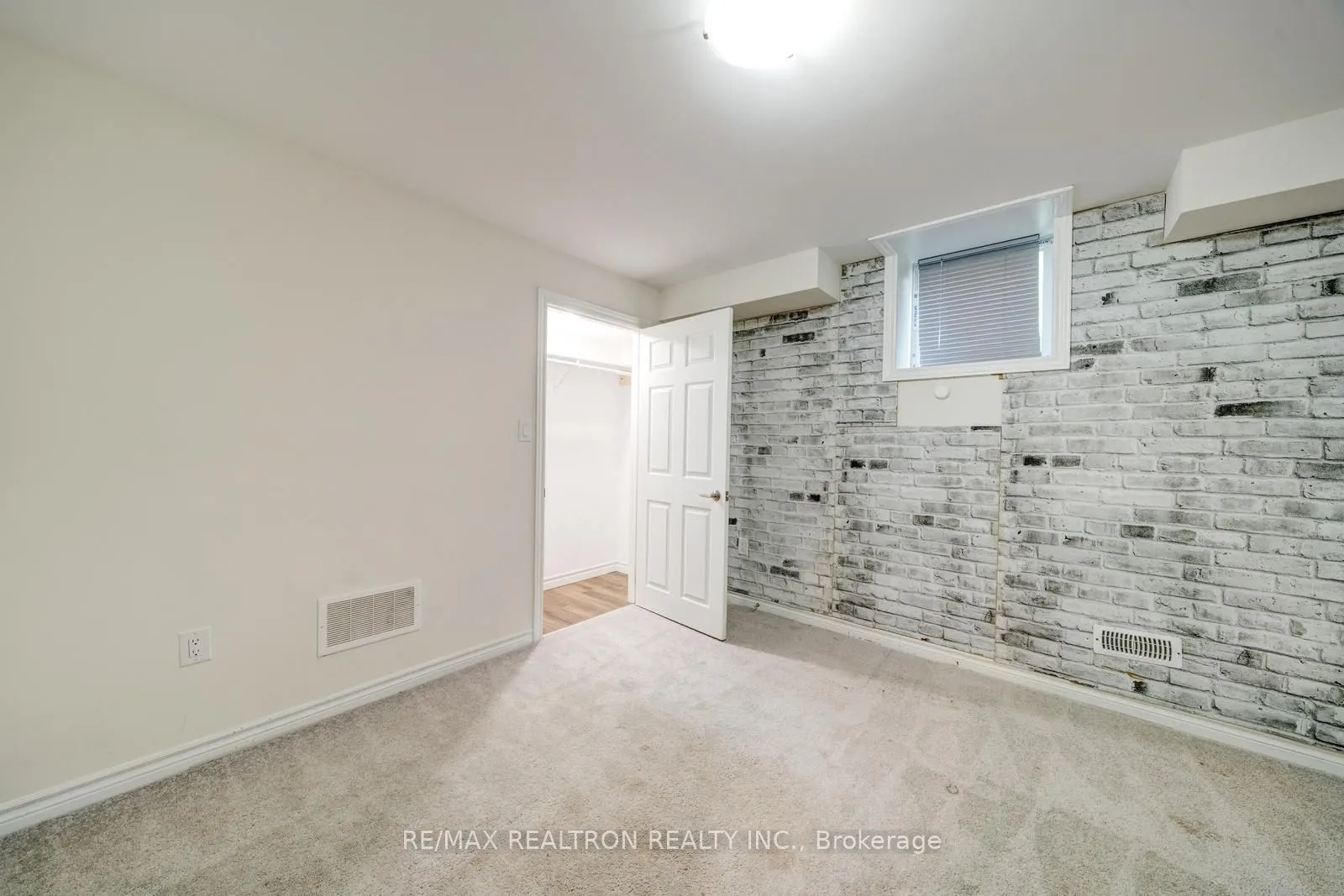 295 Northglen Boulevard