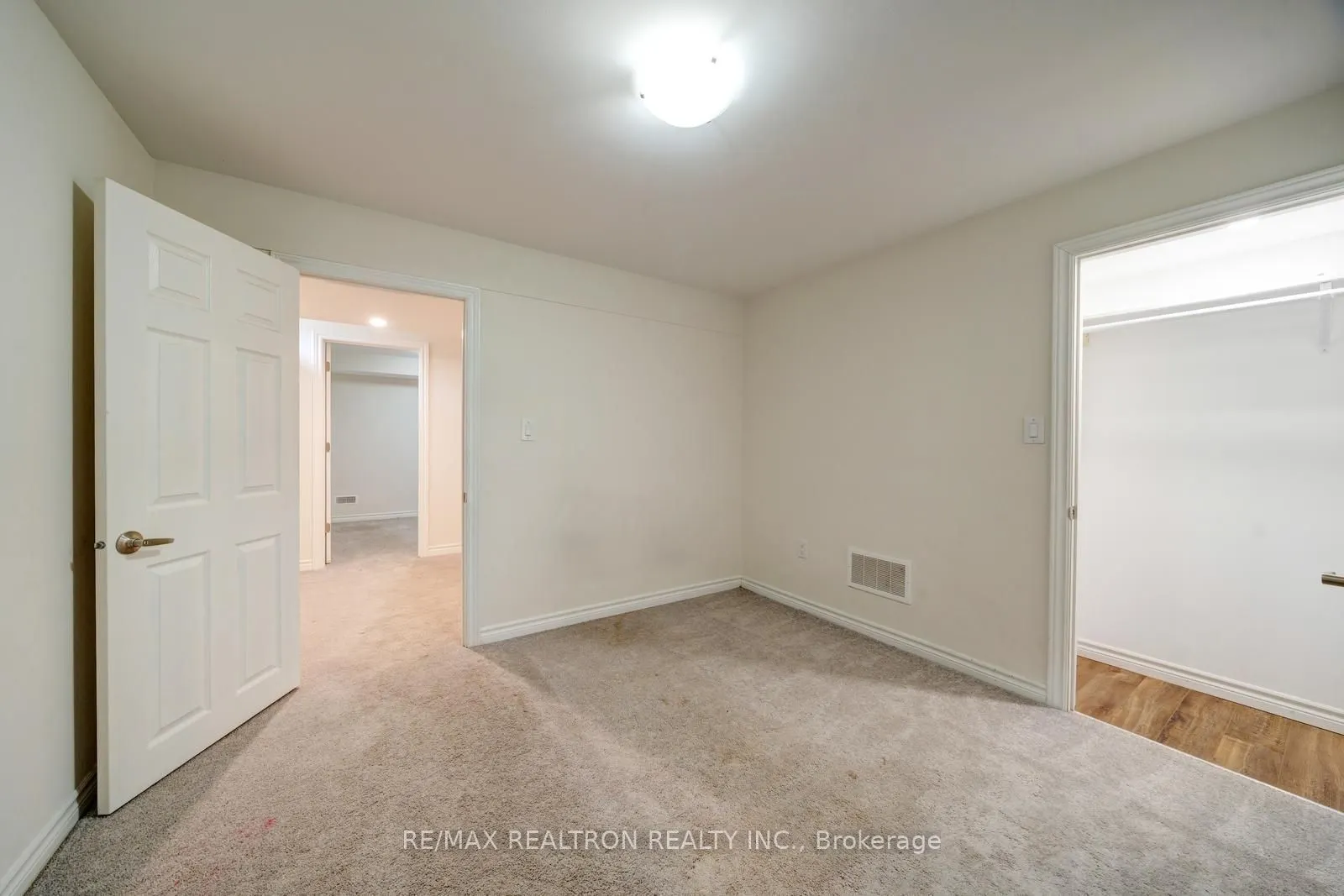 295 Northglen Boulevard