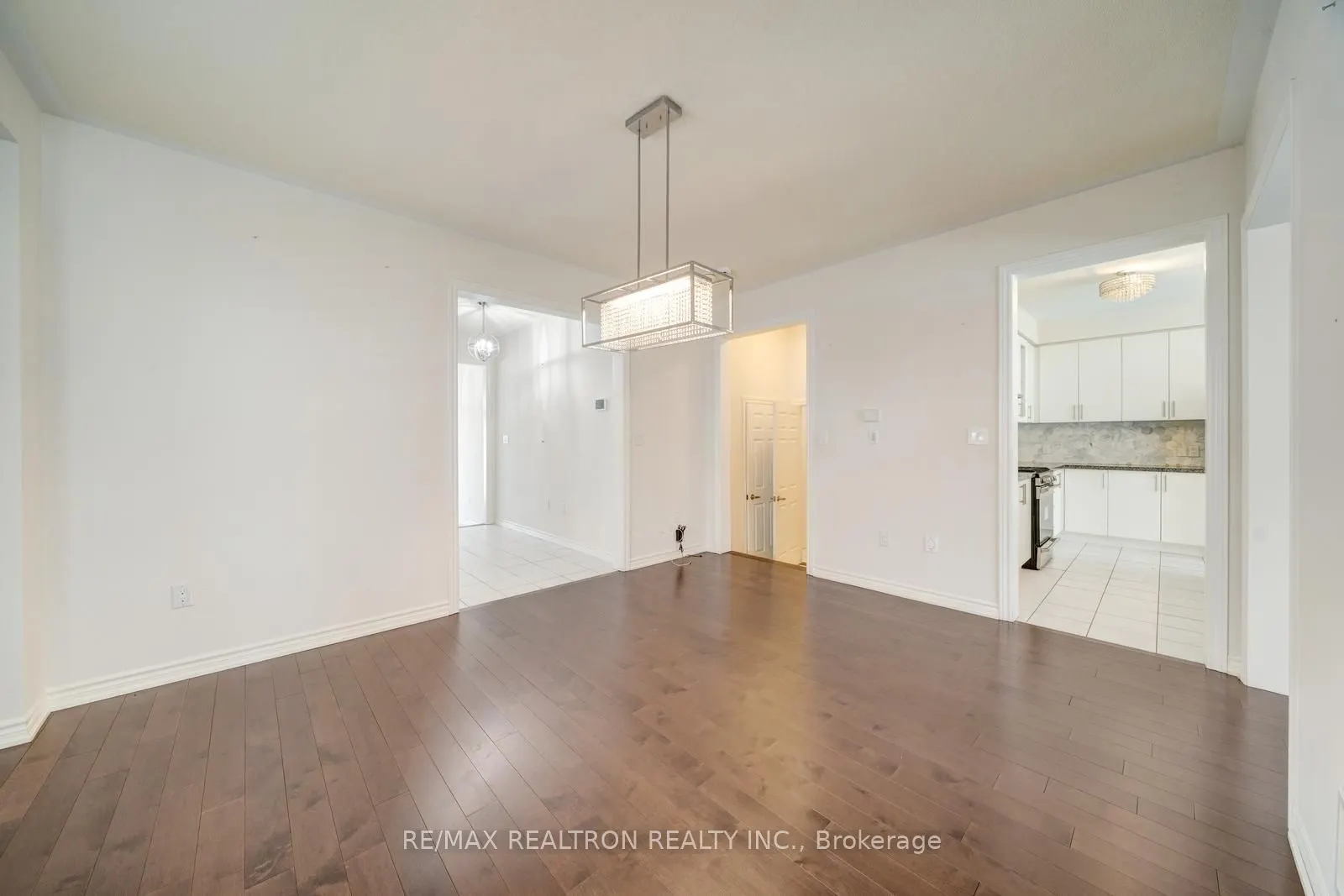 295 Northglen Boulevard
