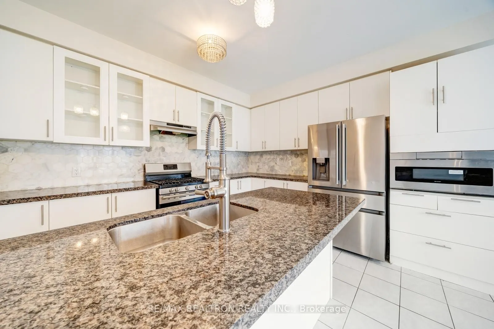 295 Northglen Boulevard