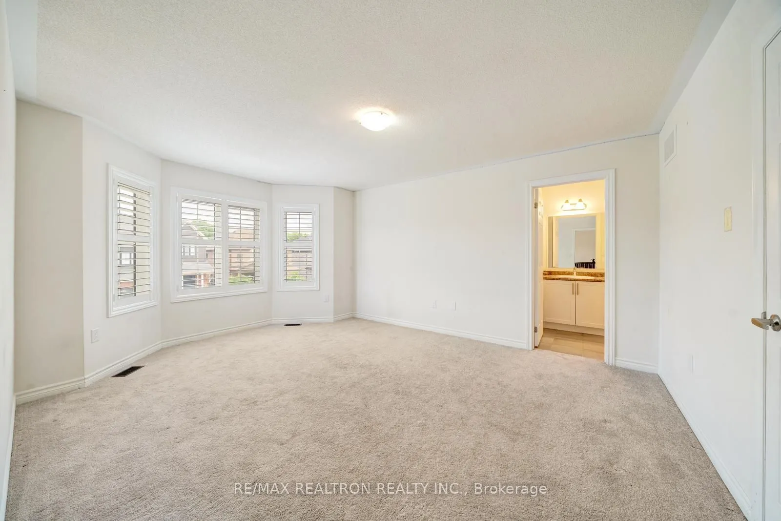 295 Northglen Boulevard