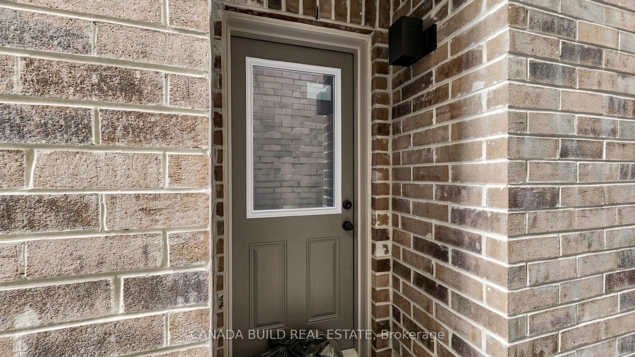 2133 Coppermine Street