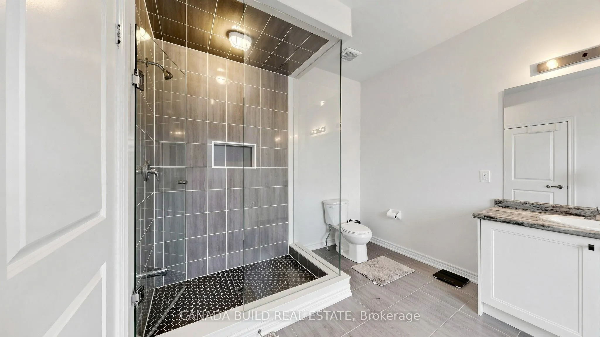 2133 Coppermine Street