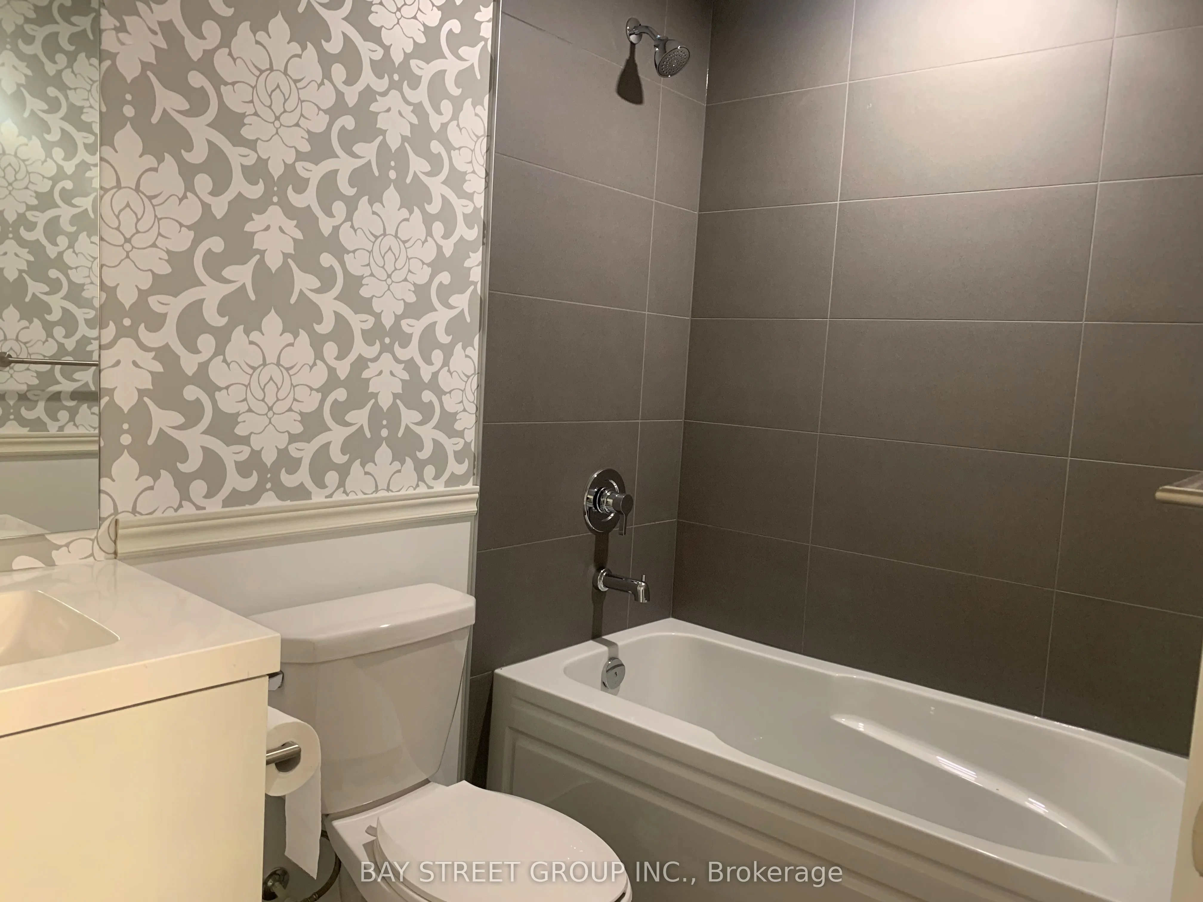 2545 Simcoe Street N #2520