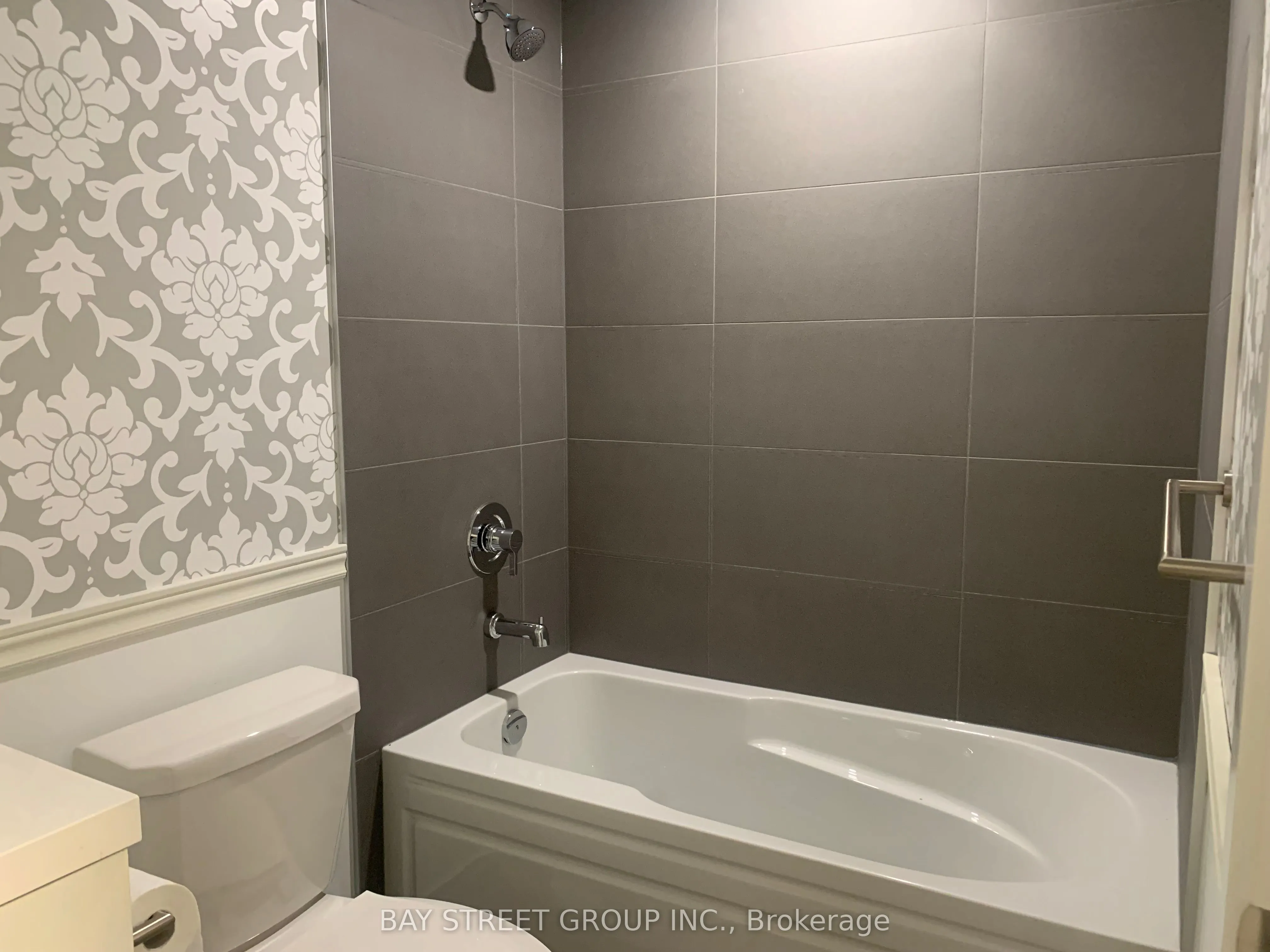 2545 Simcoe Street N #2520