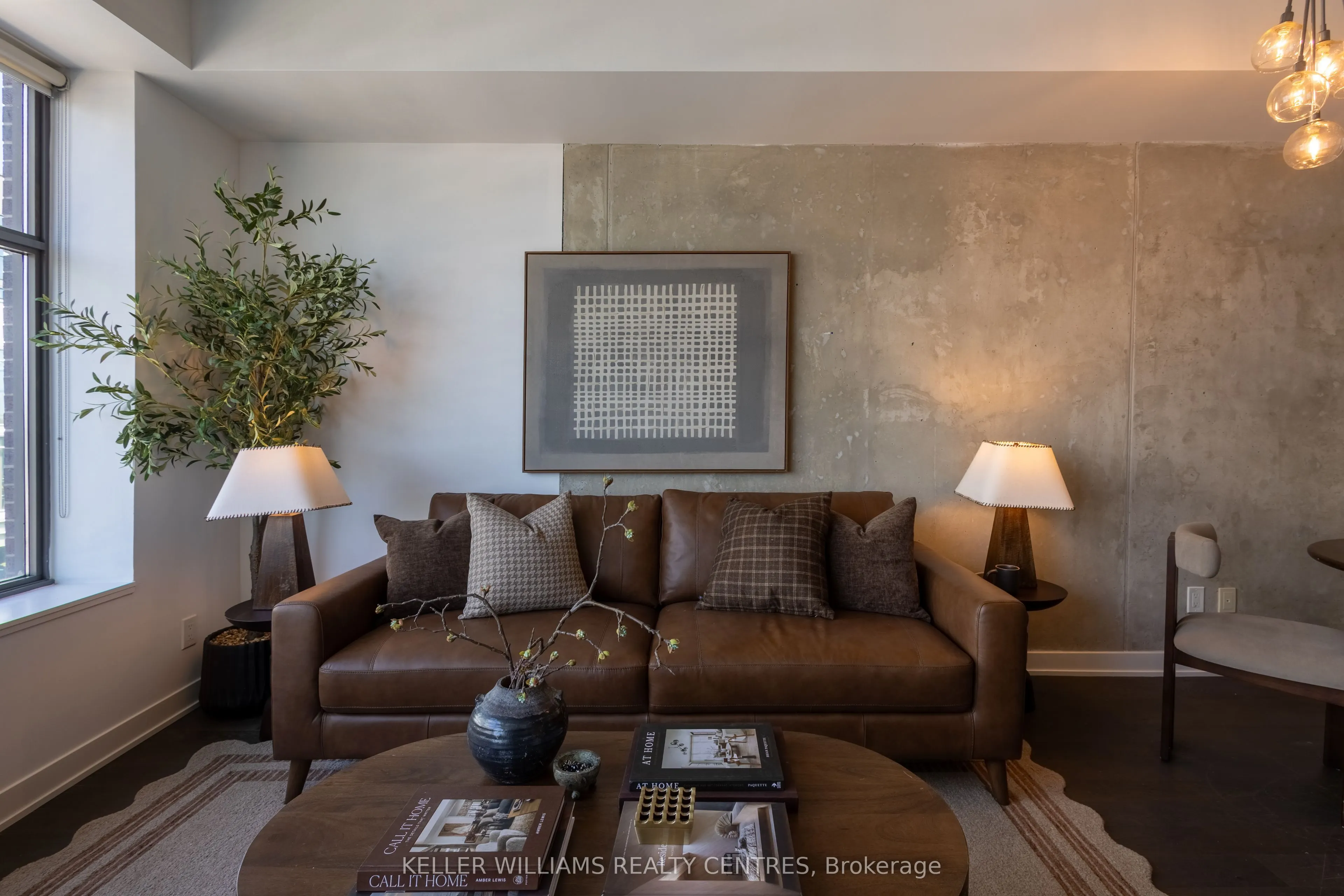 1201 Dundas Street E #806