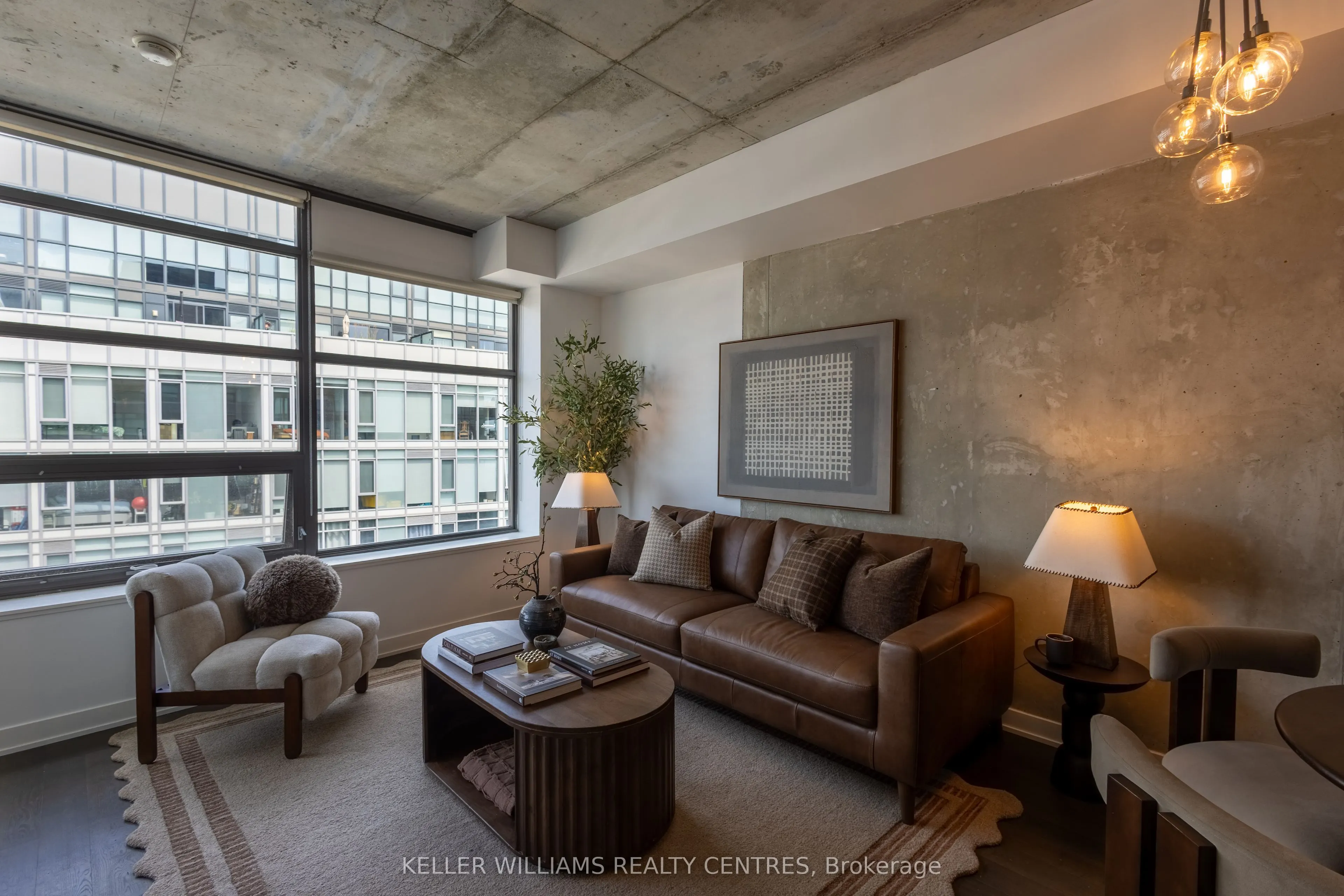 1201 Dundas Street E #806