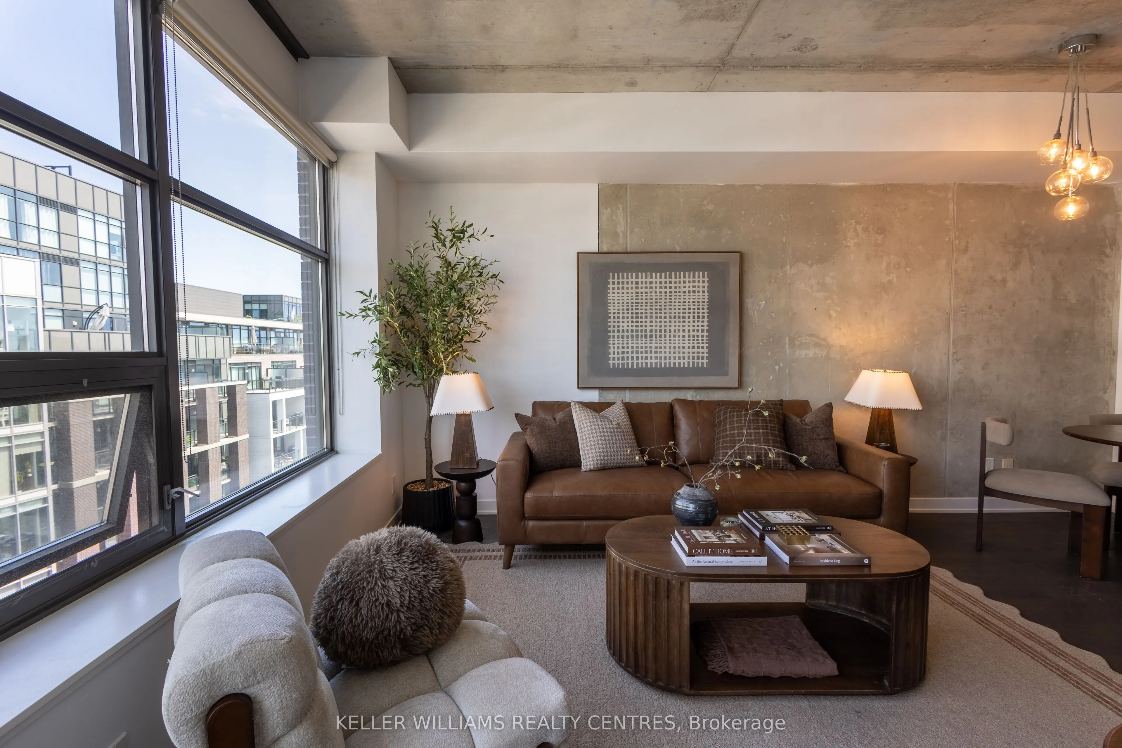 1201 Dundas Street E #806