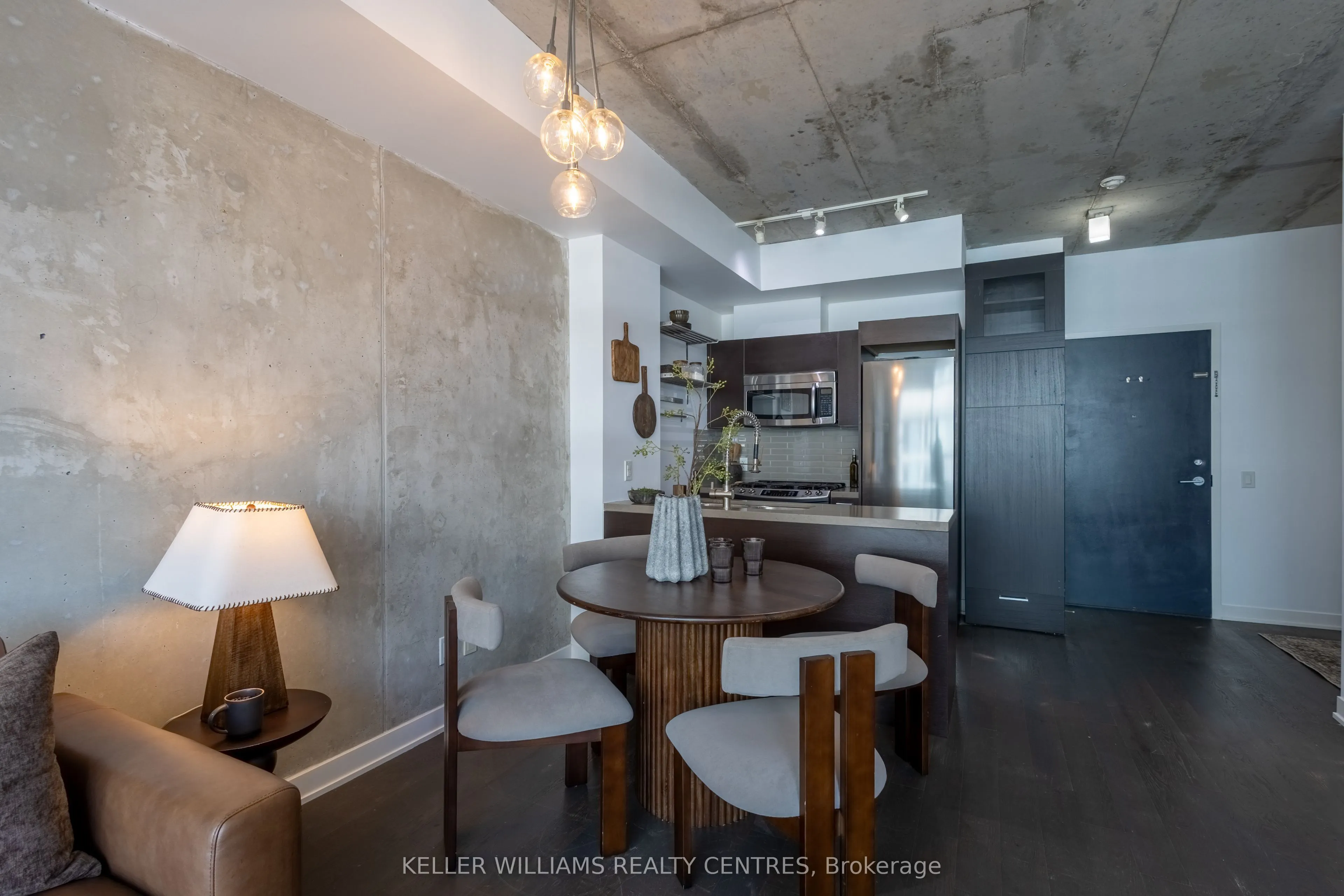 1201 Dundas Street E #806