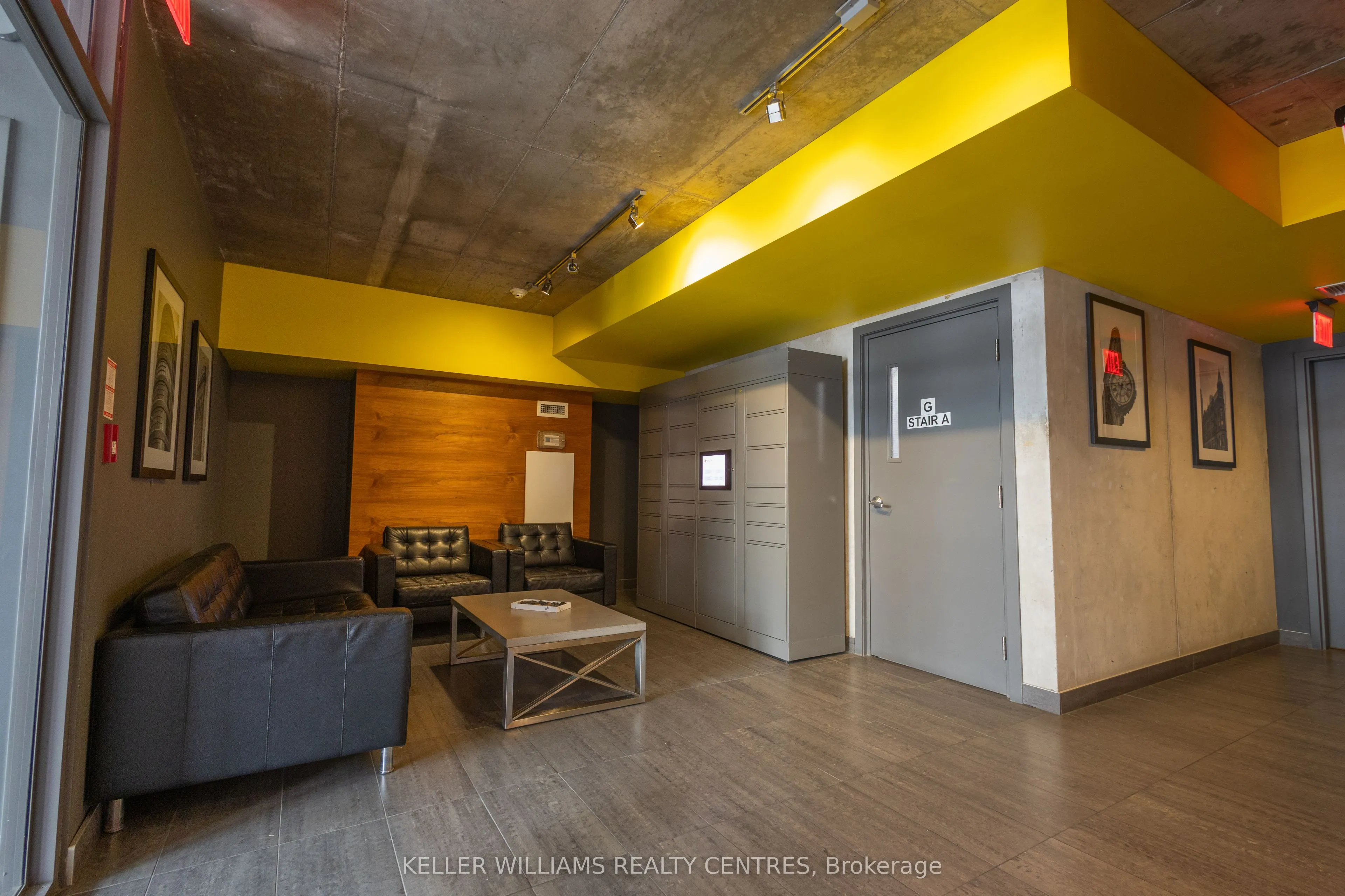 1201 Dundas Street E #806