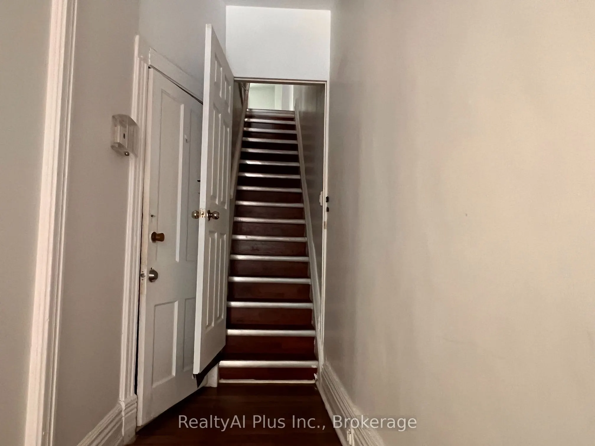 182 Boulton Avenue