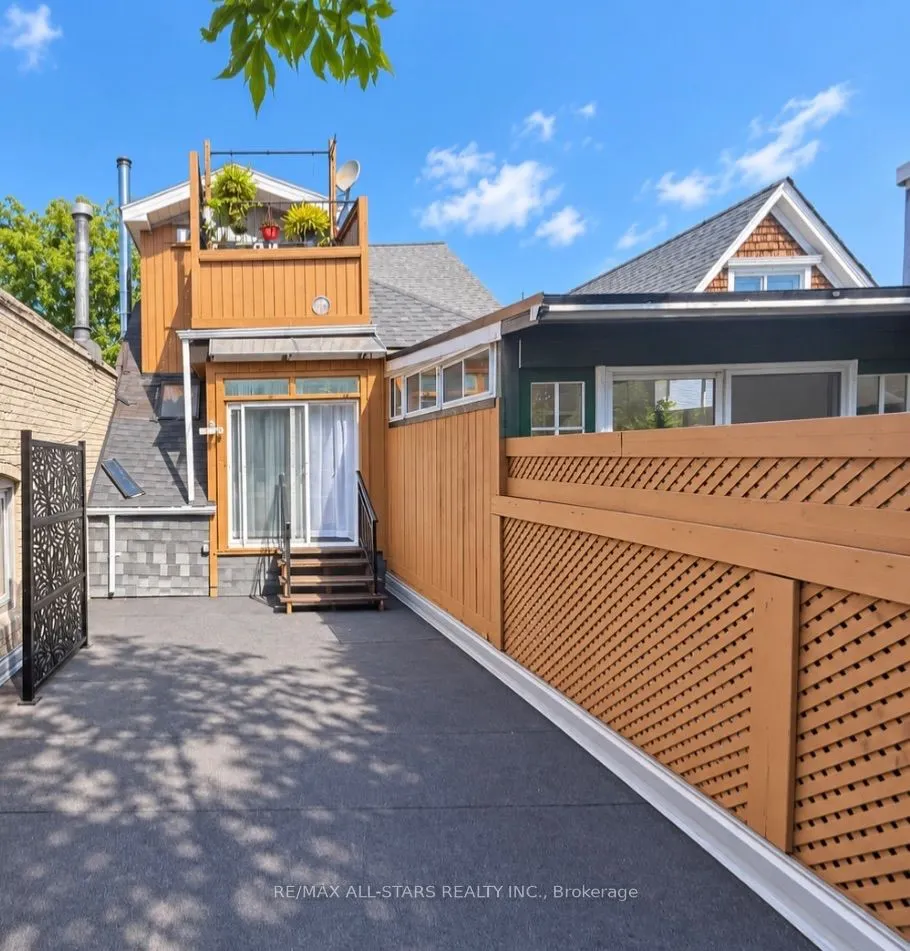 1918A Queen Street E #200