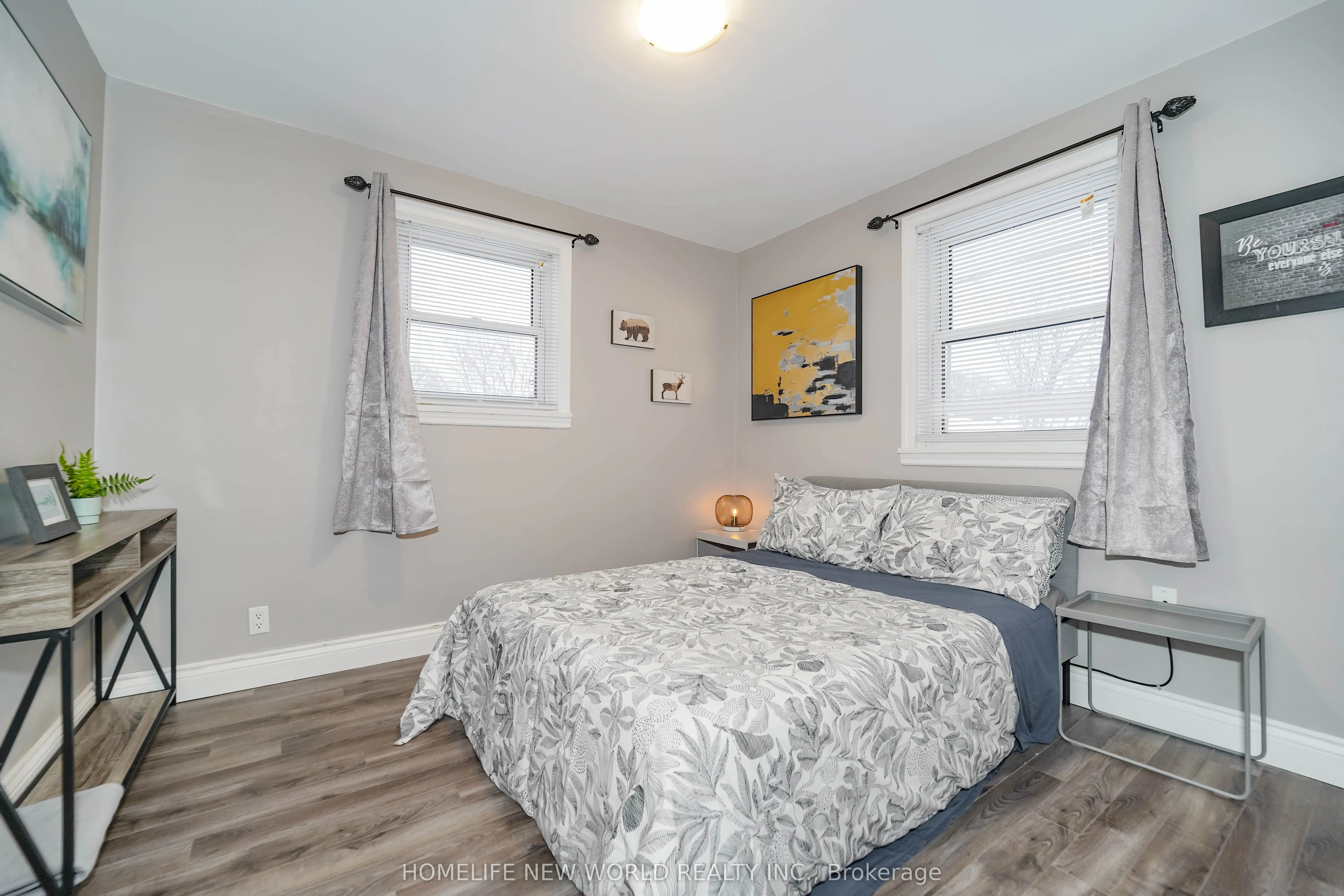 137 Banting Avenue